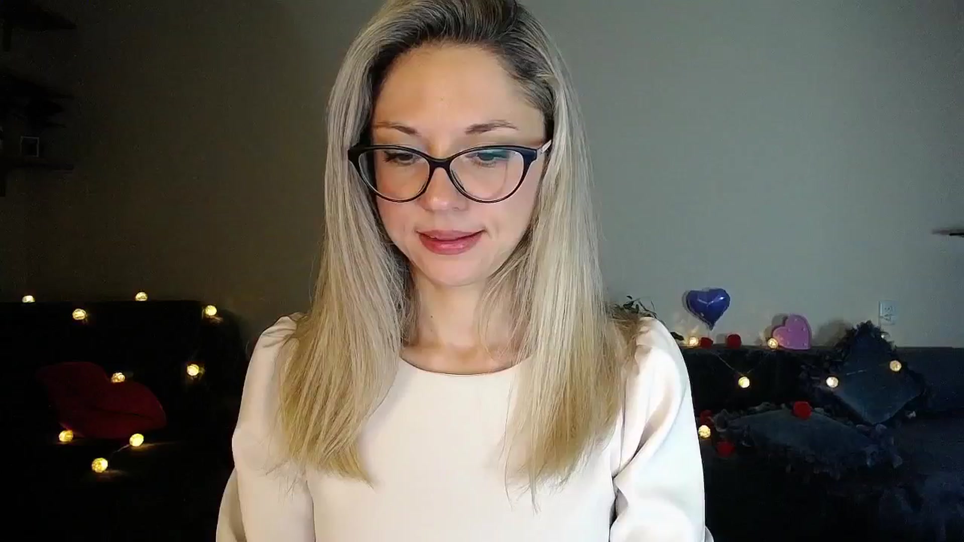 Gallery image thumbnail from Sunshine_alis's myfreecams stream on, 11/06/2025, 18:11 image 6 of 20