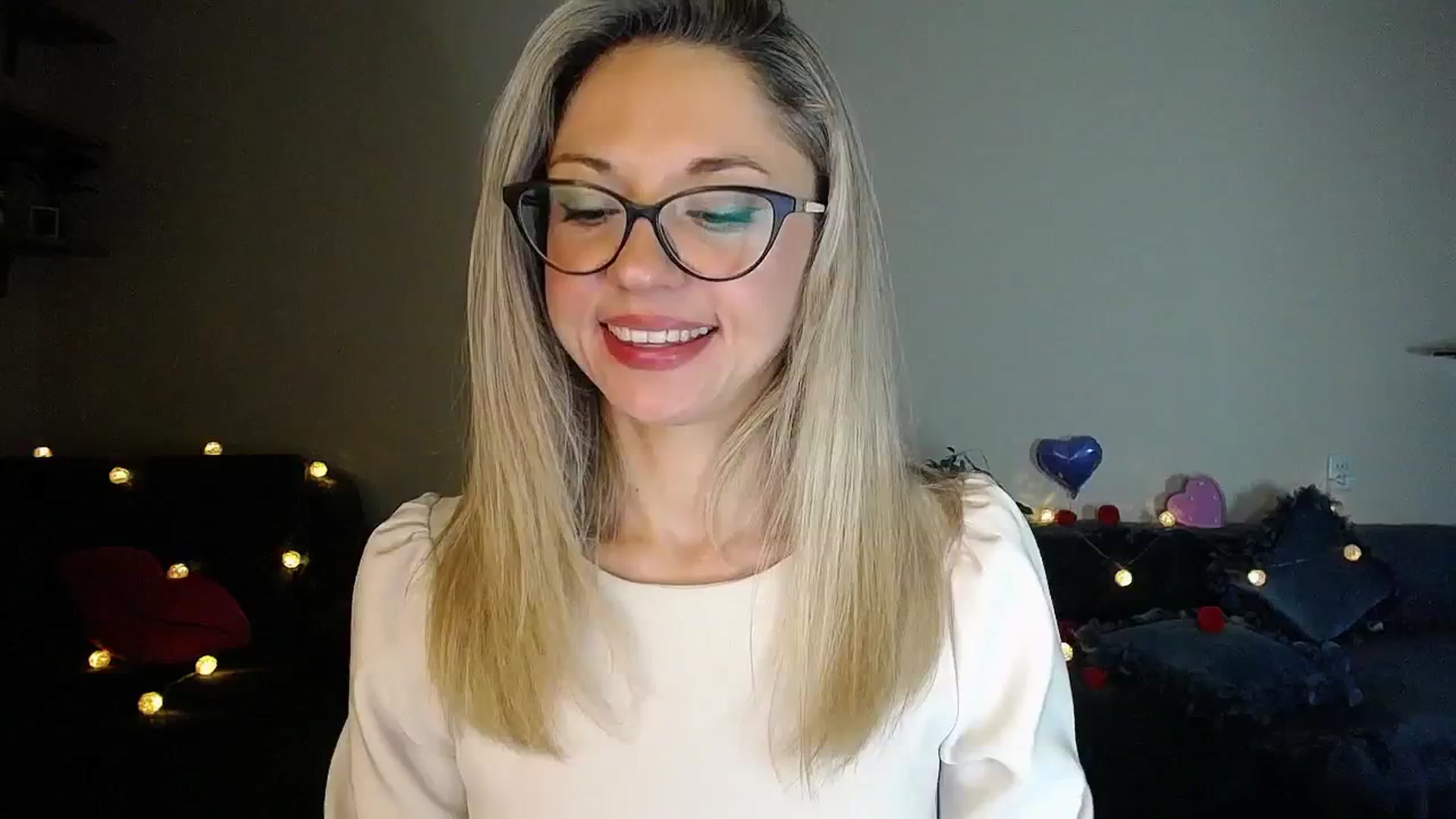 Gallery image thumbnail from Sunshine_alis's myfreecams stream on, 11/06/2025, 18:11 image 11 of 20