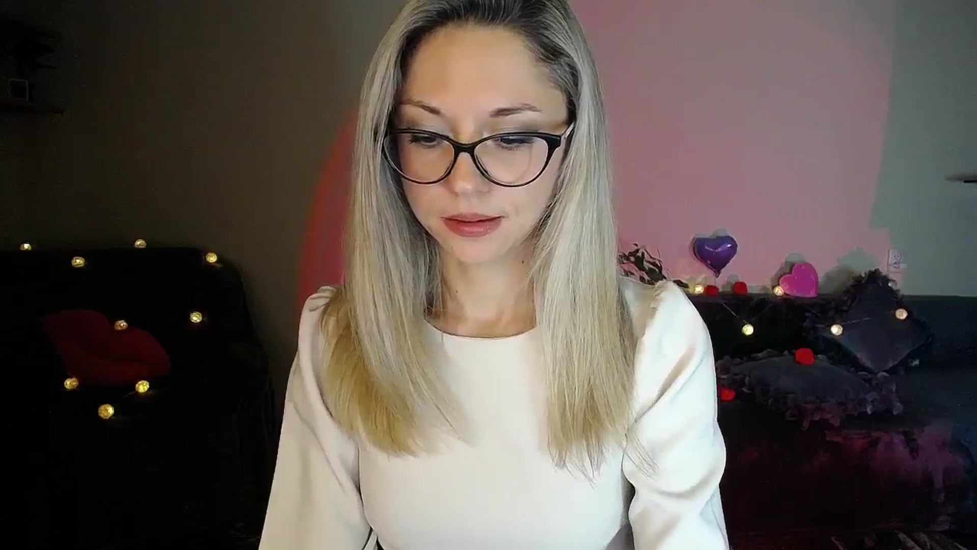 Gallery image thumbnail from Sunshine_alis's myfreecams stream on, 11/06/2025, 20:25 image 5 of 20