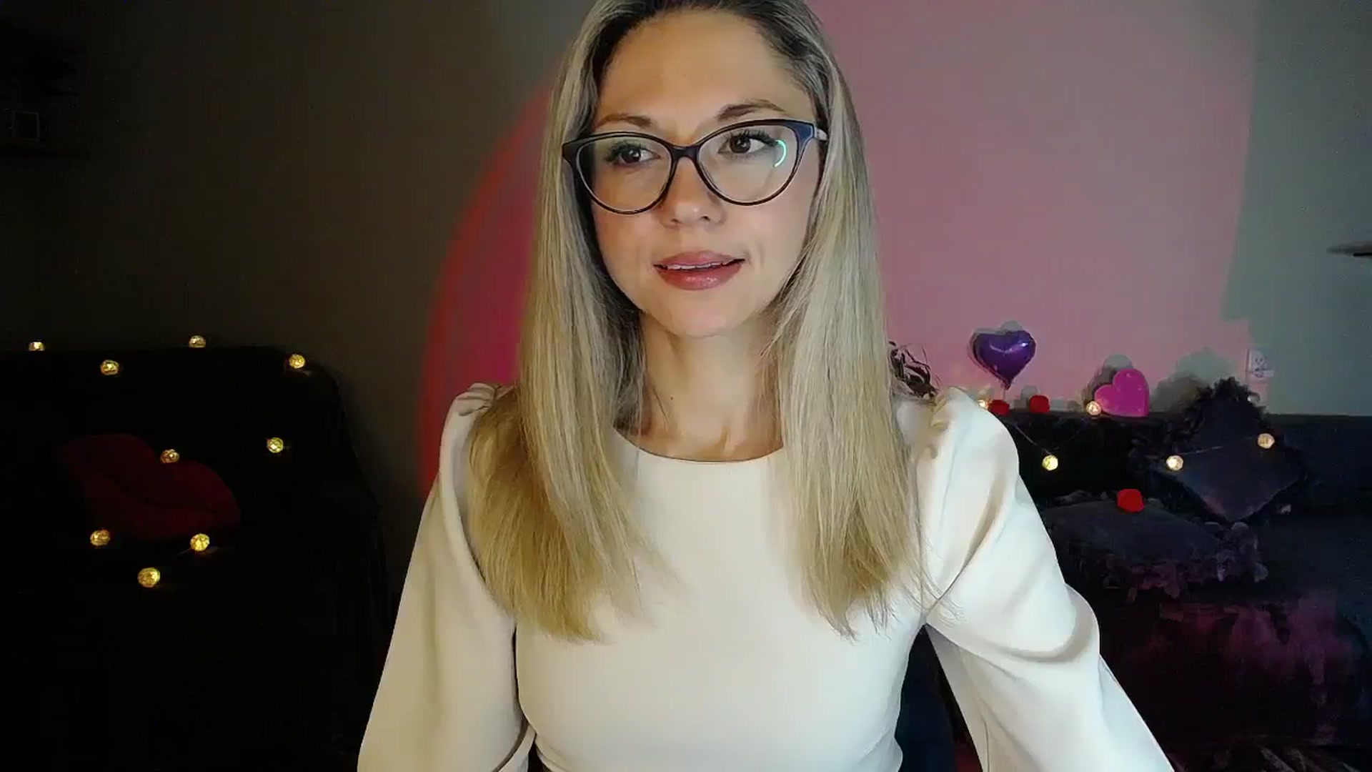 Gallery image thumbnail from Sunshine_alis's myfreecams stream on, 11/06/2025, 20:25 image 4 of 20