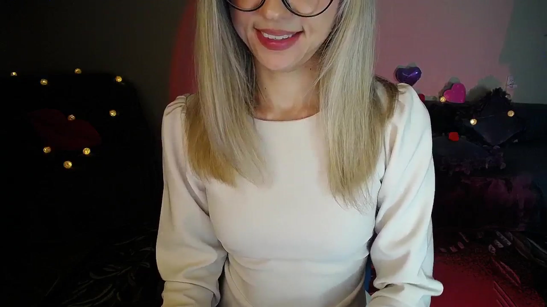 Gallery image thumbnail from Sunshine_alis's myfreecams stream on, 11/06/2025, 20:25 image 15 of 20