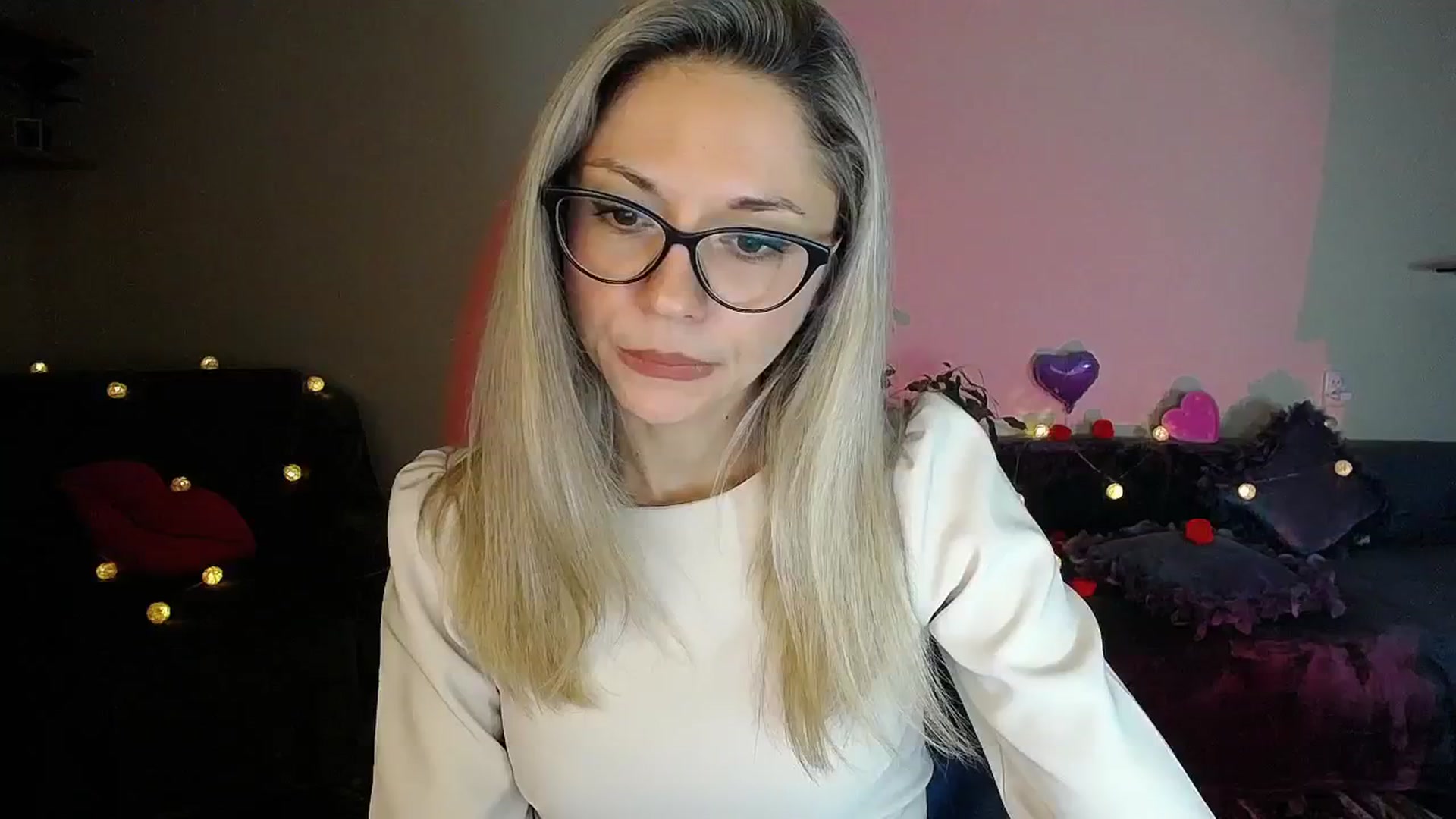 Gallery image thumbnail from Sunshine_alis's myfreecams stream on, 11/06/2025, 20:25 image 1 of 20