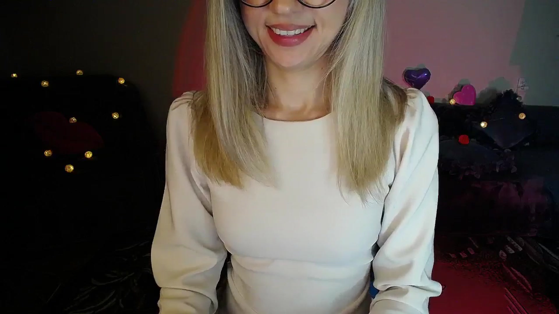 Gallery image thumbnail from Sunshine_alis's myfreecams stream on, 11/06/2025, 20:25 image 14 of 20
