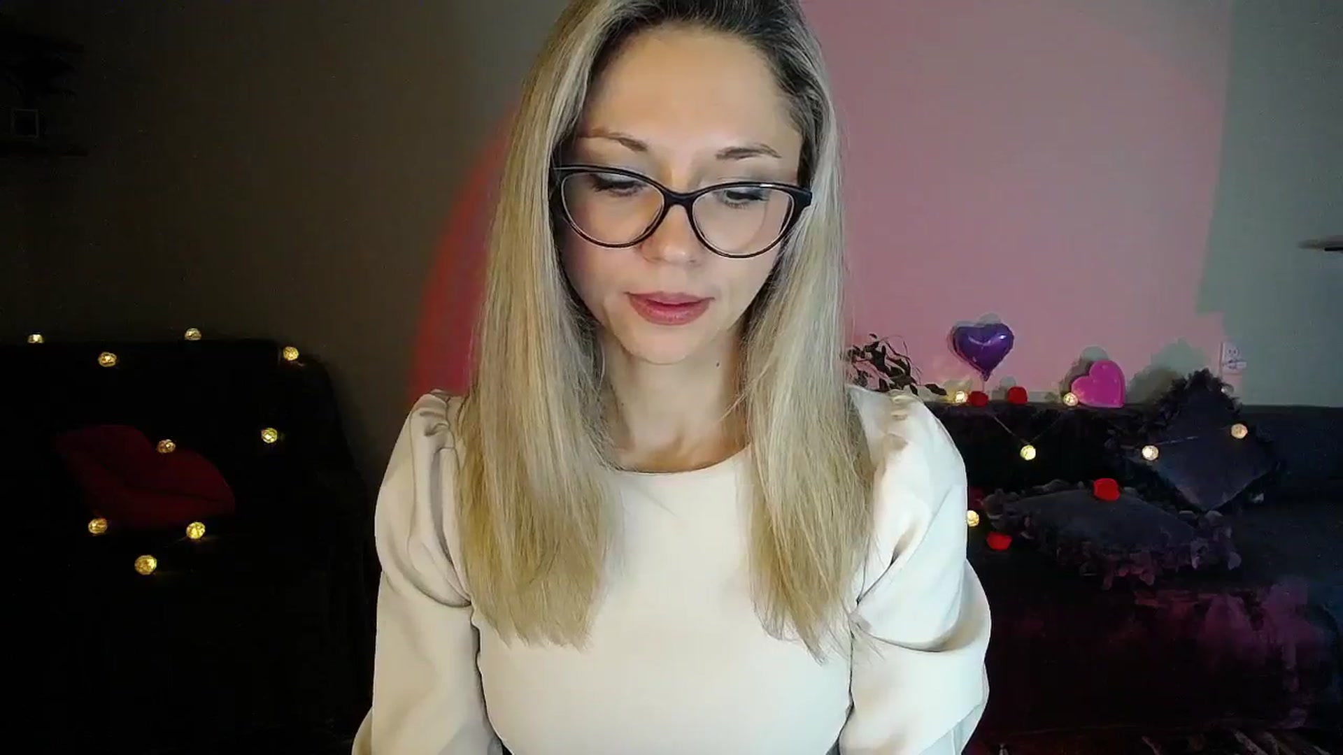 Gallery image thumbnail from Sunshine_alis's myfreecams stream on, 11/06/2025, 20:25 image 9 of 20