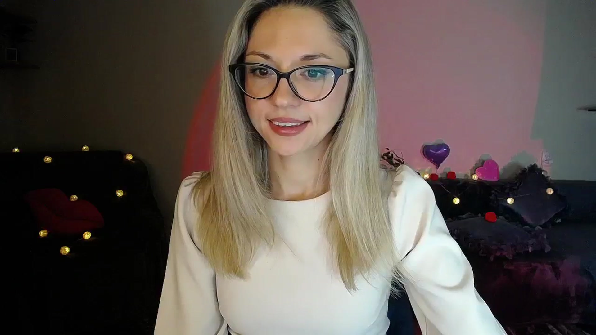 Gallery image thumbnail from Sunshine_alis's myfreecams stream on, 11/06/2025, 20:25 image 2 of 20