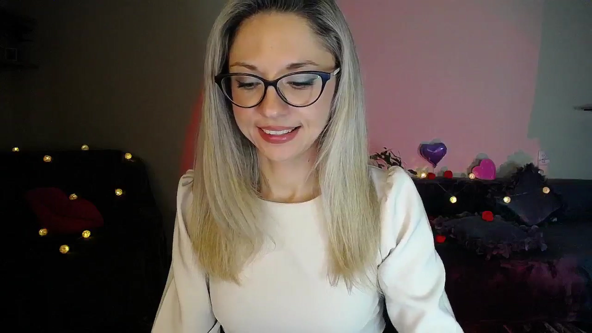 Gallery image thumbnail from Sunshine_alis's myfreecams stream on, 11/06/2025, 20:25 image 8 of 20