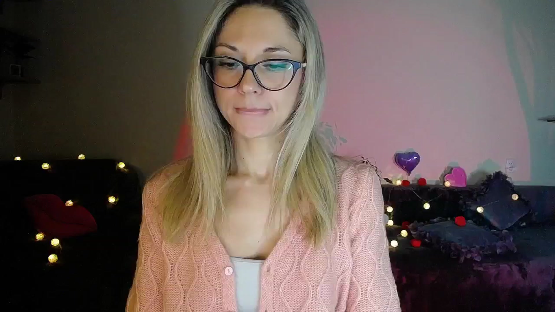 Gallery image thumbnail from Sunshine_alis's myfreecams stream on, 11/11/2025, 21:00 image 20 of 20