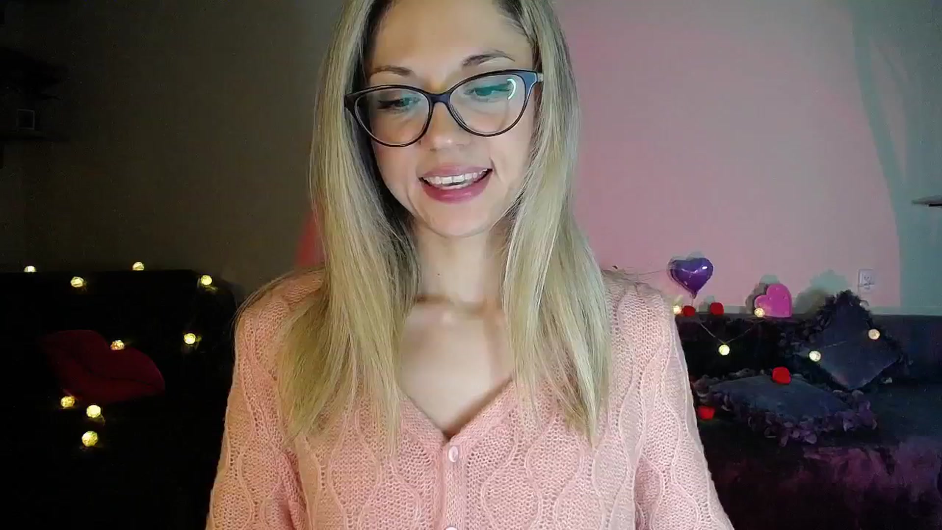 Gallery image thumbnail from Sunshine_alis's myfreecams stream on, 11/11/2025, 21:00 image 17 of 20