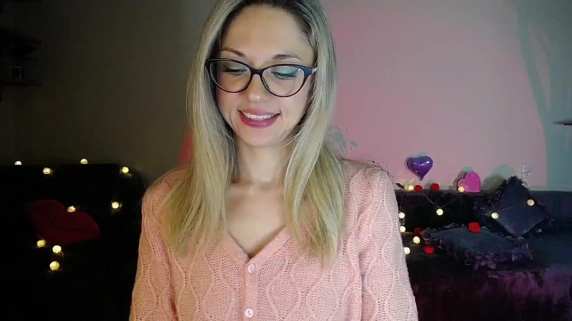 Gallery image thumbnail from Sunshine_alis's myfreecams stream on, 11/11/2025, 21:00 image 19 of 20