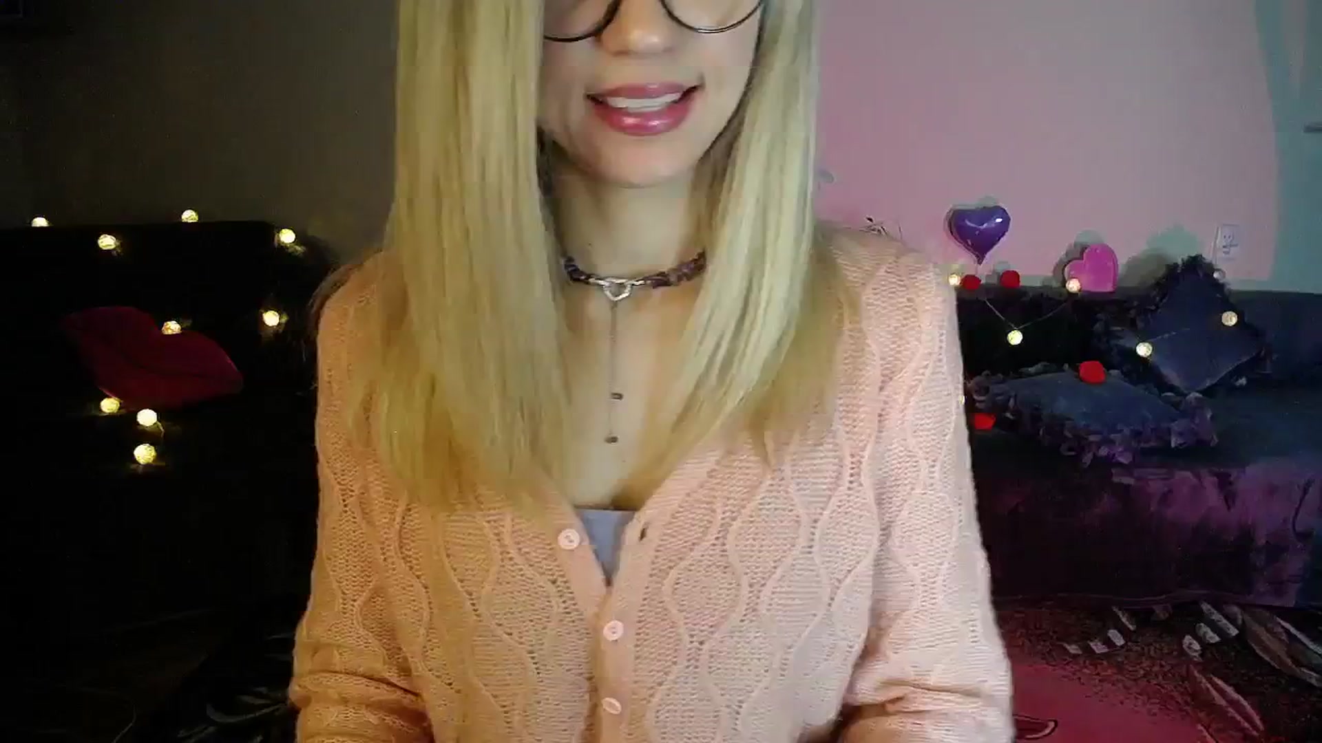 Gallery image thumbnail from Sunshine_alis's myfreecams stream on, 11/12/2025, 18:26 image 14 of 20