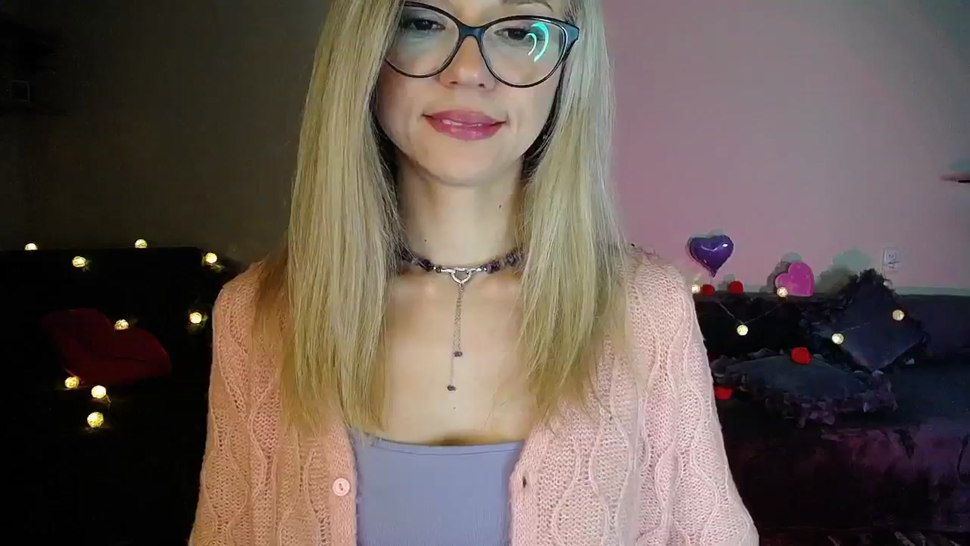 Gallery image thumbnail from Sunshine_alis's myfreecams stream on, 11/12/2025, 20:31 image 13 of 20