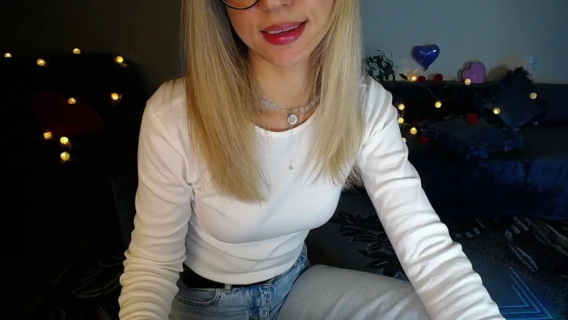 Gallery image thumbnail from Sunshine_alis's myfreecams stream on, 11/13/2025, 18:38 image 16 of 20
