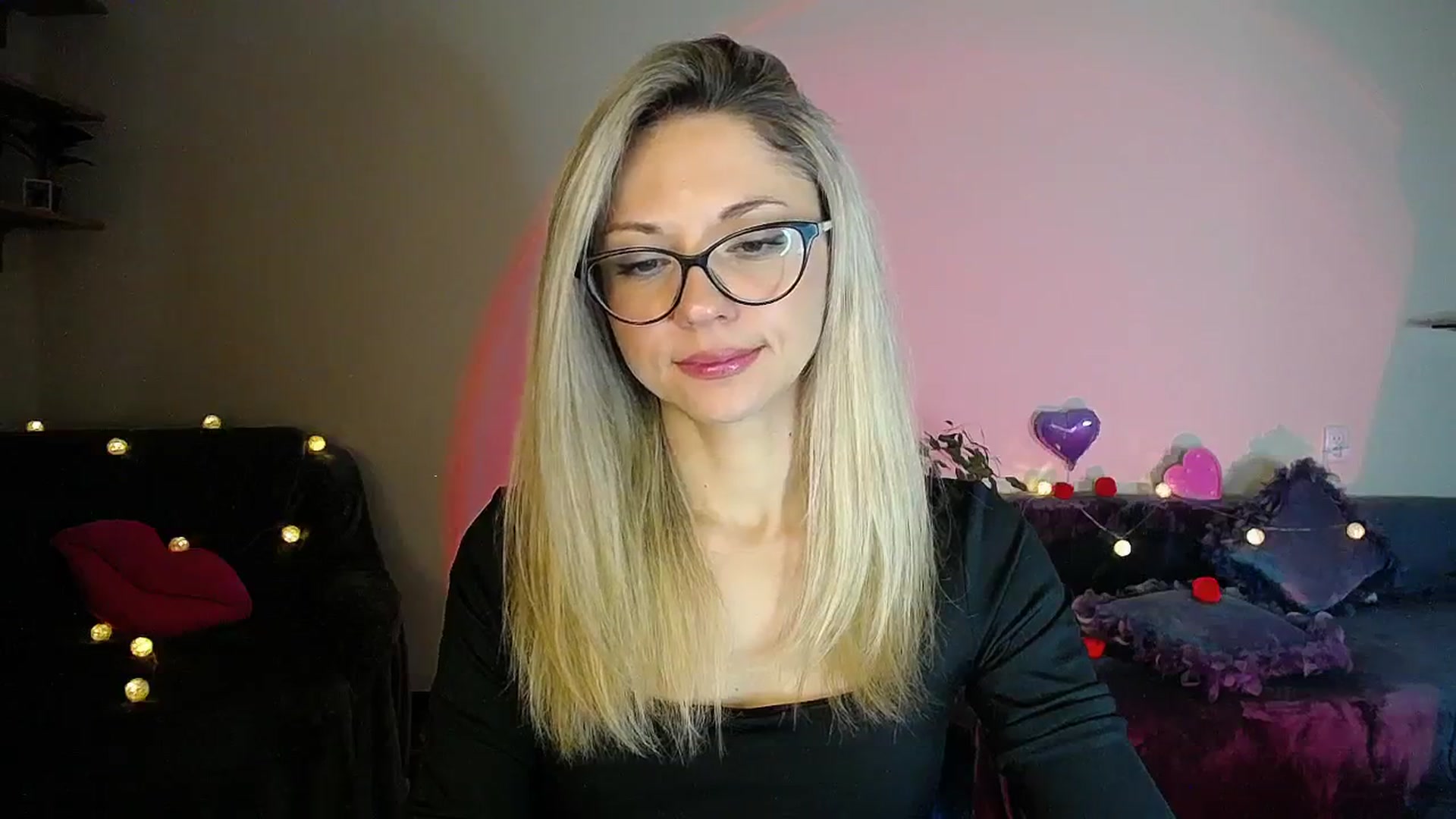Gallery image thumbnail from Sunshine_alis's myfreecams stream on, 11/14/2025, 19:26 image 6 of 20