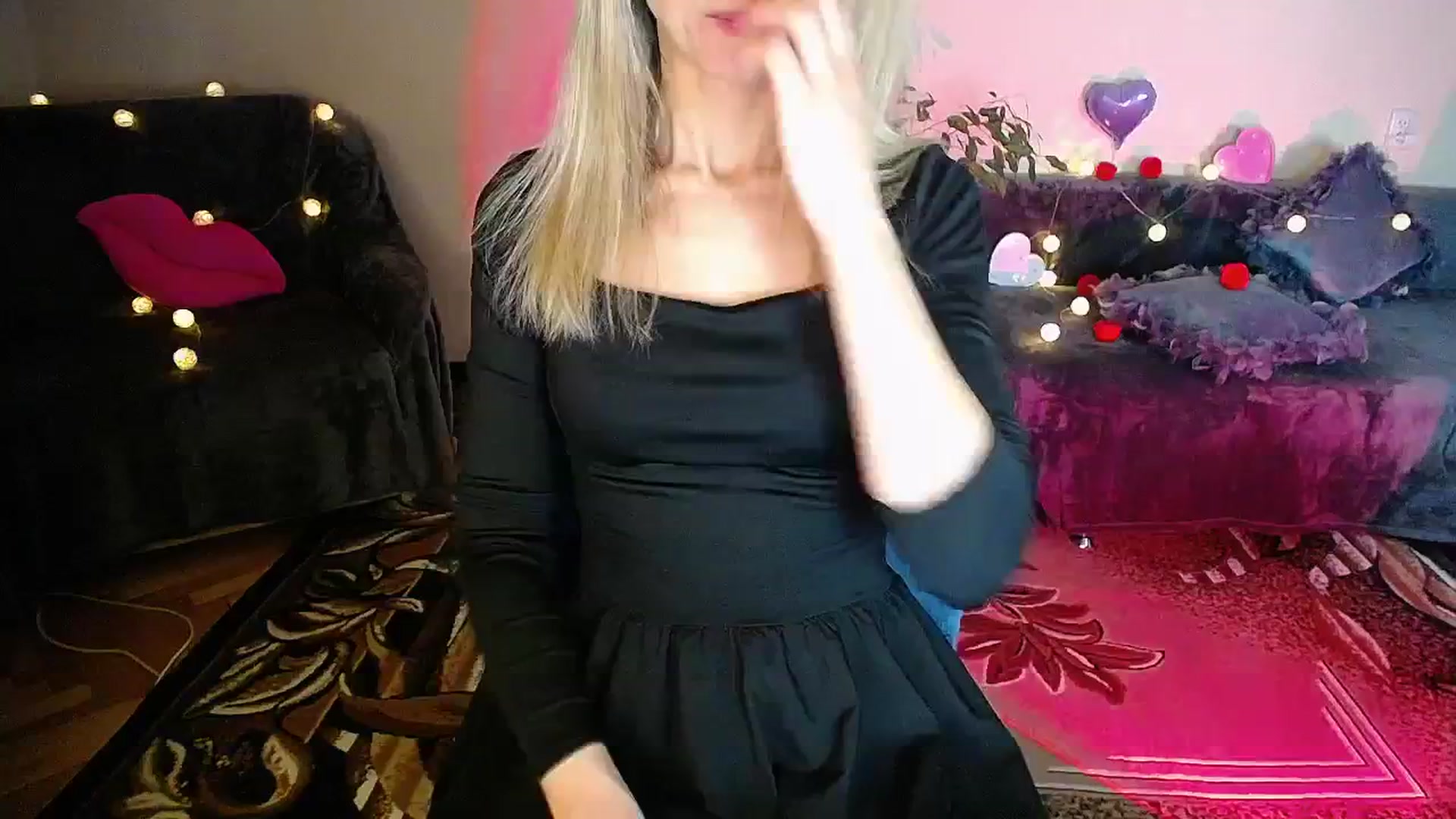 Gallery image thumbnail from Sunshine_alis's myfreecams stream on, 11/14/2025, 21:00 image 10 of 20