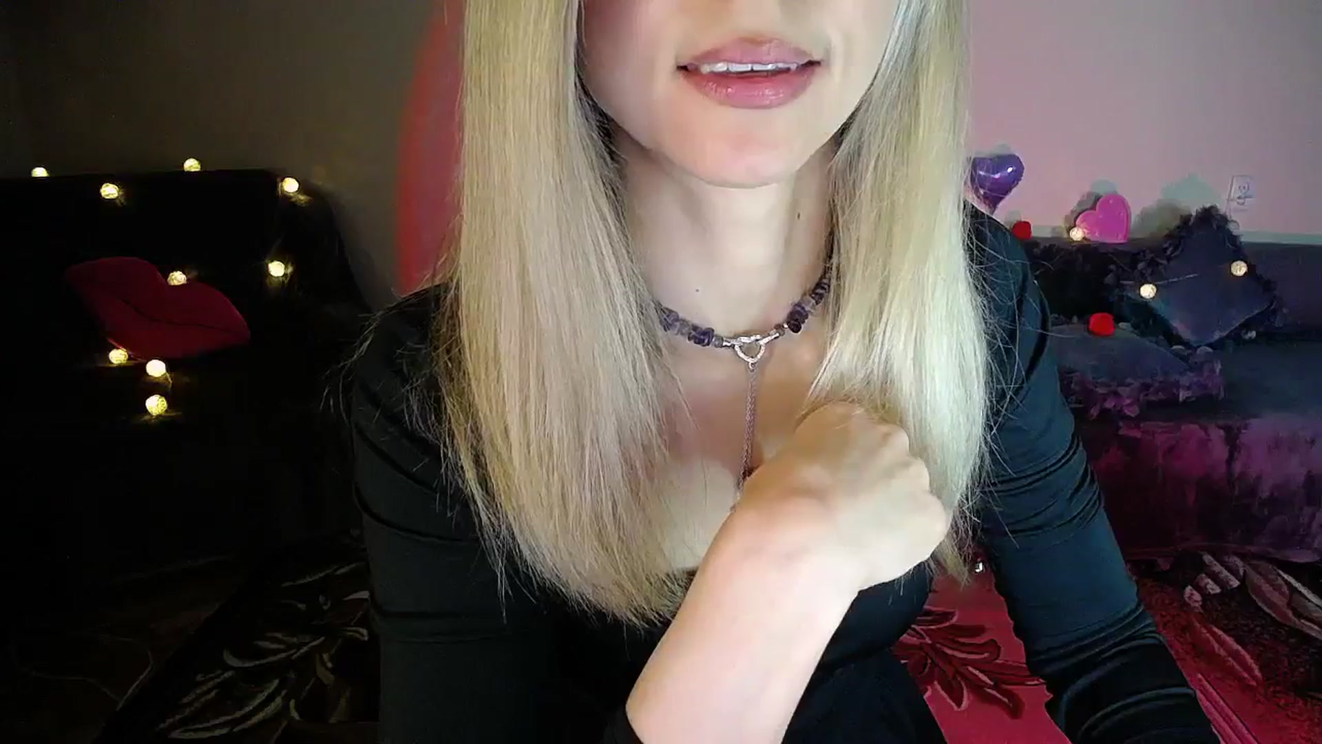 Gallery image thumbnail from Sunshine_alis's myfreecams stream on, 11/17/2025, 19:13 image 17 of 20