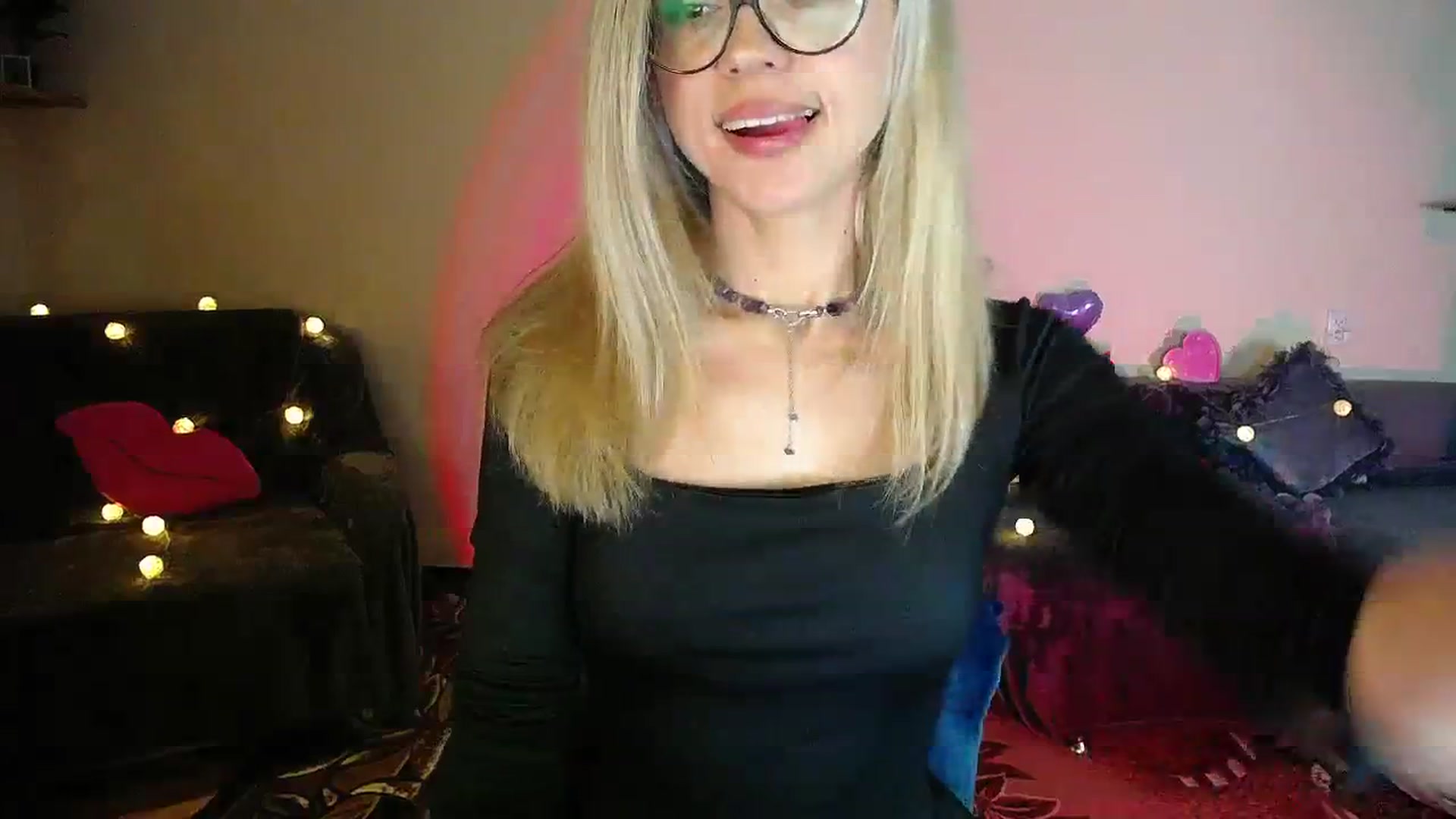 Gallery image thumbnail from Sunshine_alis's myfreecams stream on, 11/17/2025, 19:13 image 13 of 20