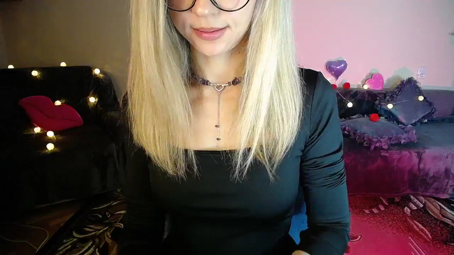Gallery image thumbnail from Sunshine_alis's myfreecams stream on, 11/17/2025, 19:13 image 9 of 20