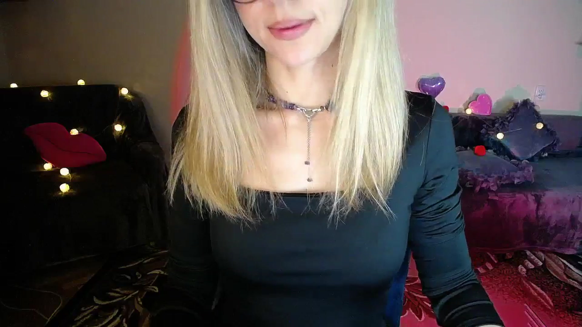 Gallery image thumbnail from Sunshine_alis's myfreecams stream on, 11/17/2025, 19:13 image 7 of 20