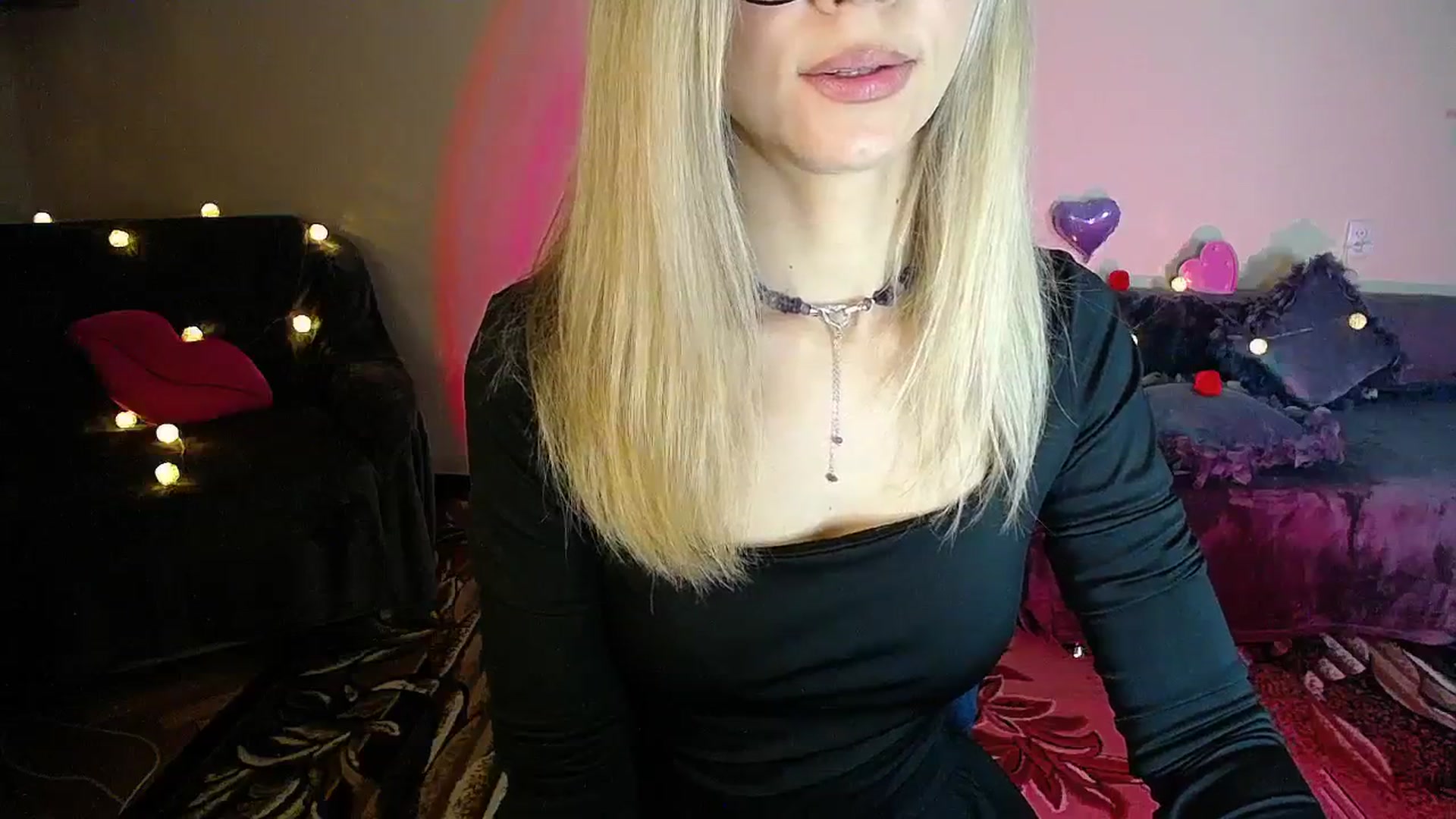 Gallery image thumbnail from Sunshine_alis's myfreecams stream on, 11/17/2025, 19:13 image 15 of 20