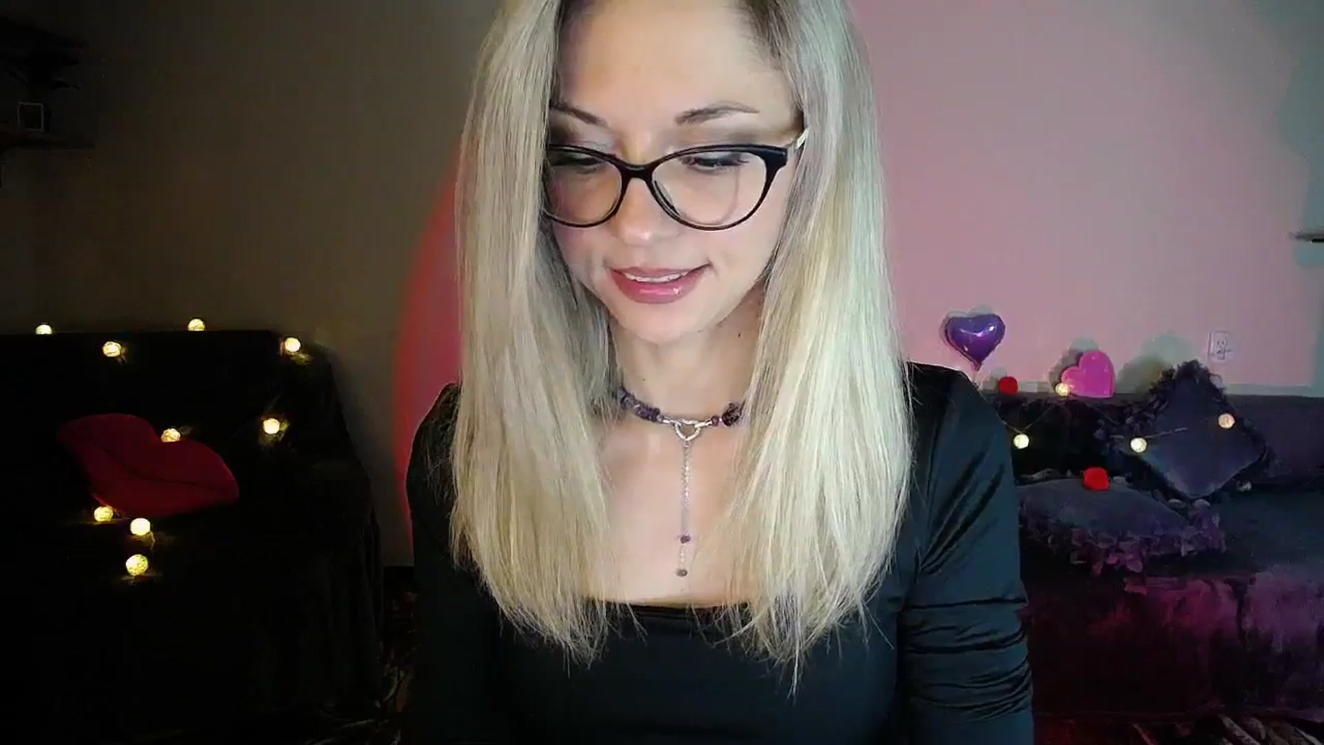 Gallery image thumbnail from Sunshine_alis's myfreecams stream on, 11/17/2025, 19:13 image 2 of 20