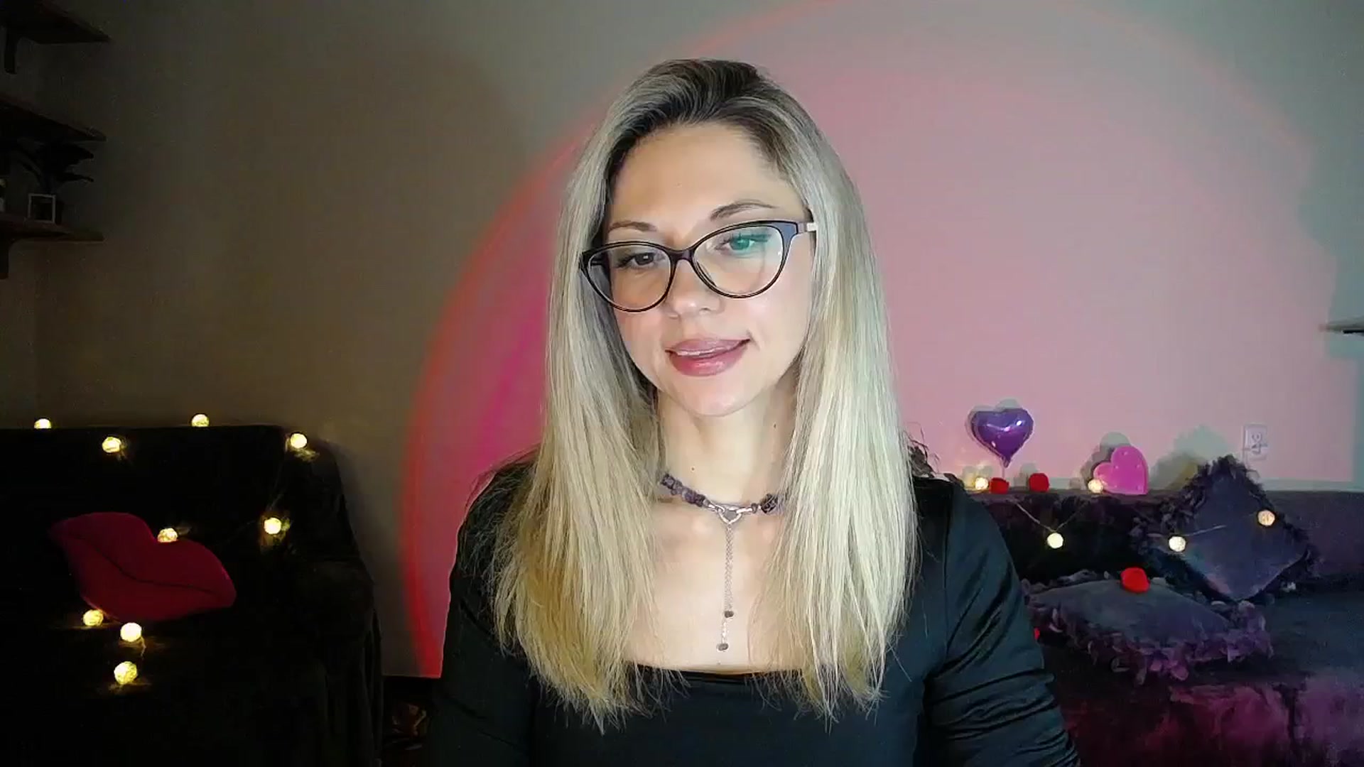 Gallery image thumbnail from Sunshine_alis's myfreecams stream on, 11/17/2025, 19:13 image 1 of 20