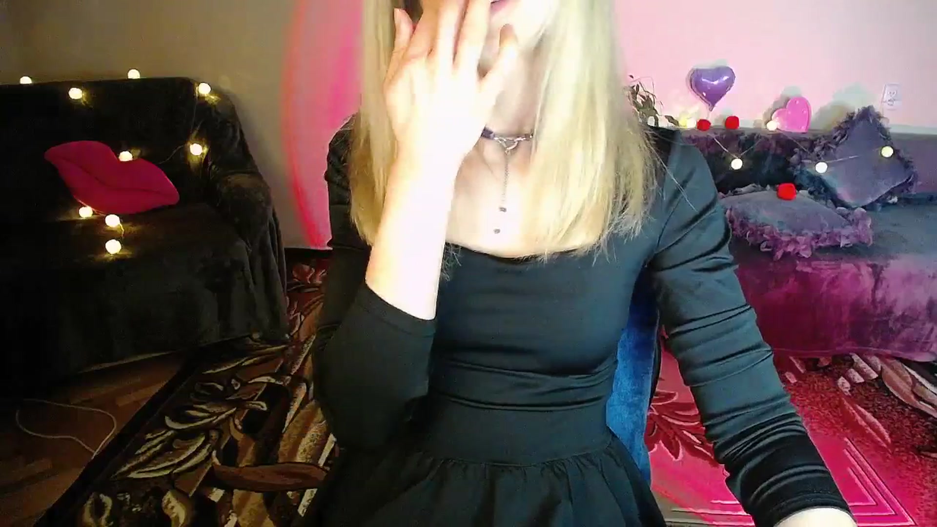 Gallery image thumbnail from Sunshine_alis's myfreecams stream on, 11/17/2025, 20:32 image 11 of 20