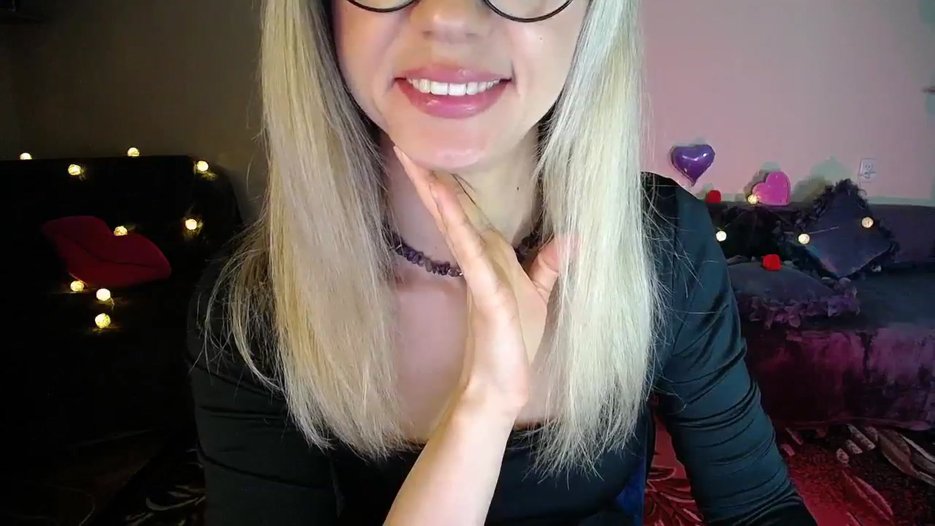 Gallery image thumbnail from Sunshine_alis's myfreecams stream on, 11/17/2025, 20:32 image 5 of 20