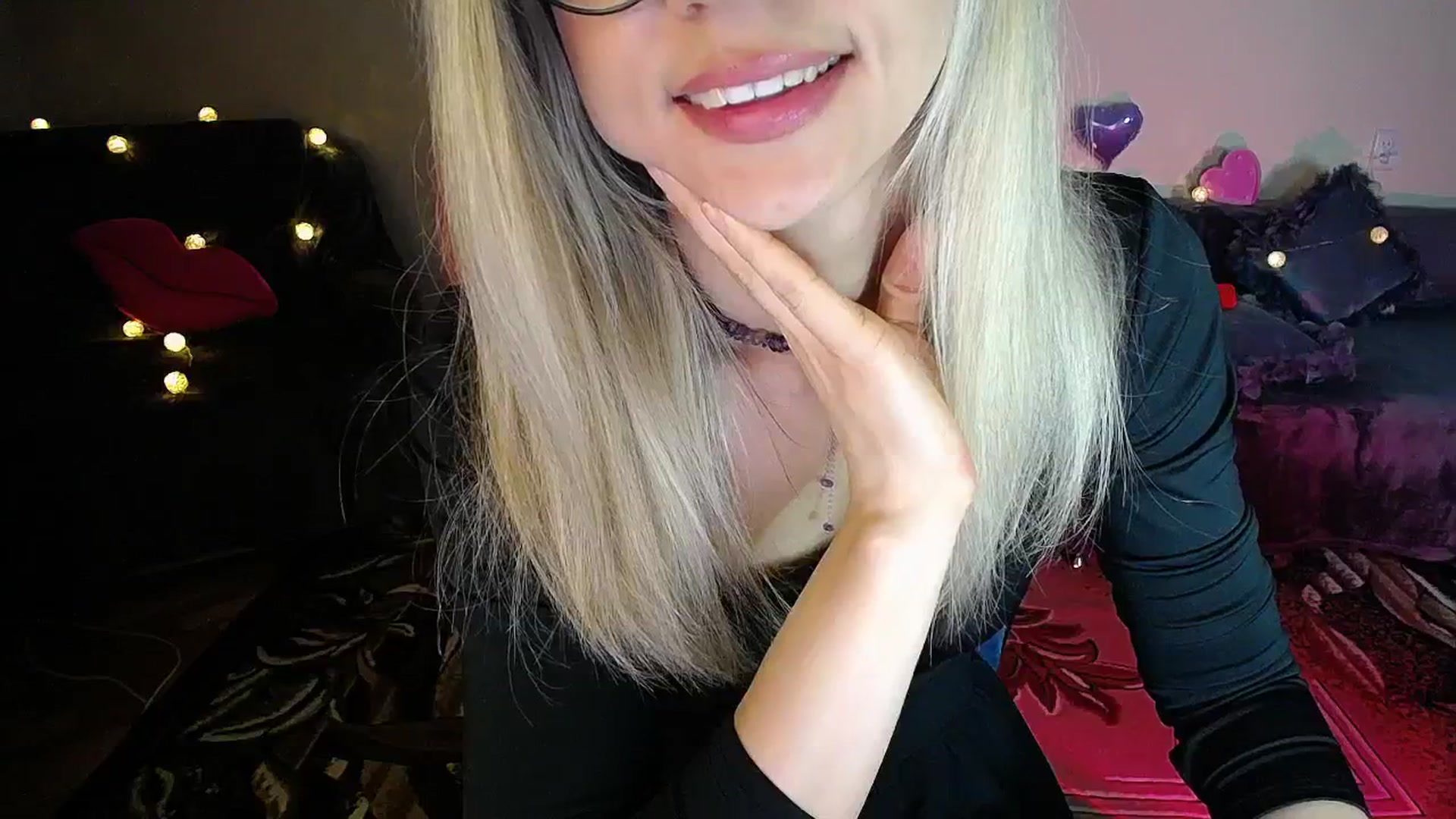 Gallery image thumbnail from Sunshine_alis's myfreecams stream on, 11/17/2025, 20:32 image 14 of 20