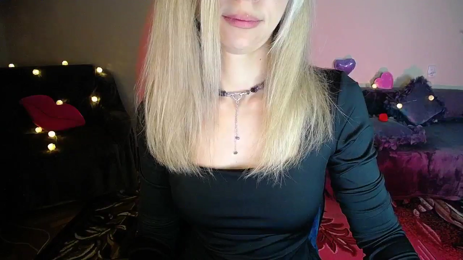 Gallery image thumbnail from Sunshine_alis's myfreecams stream on, 11/17/2025, 20:32 image 17 of 20