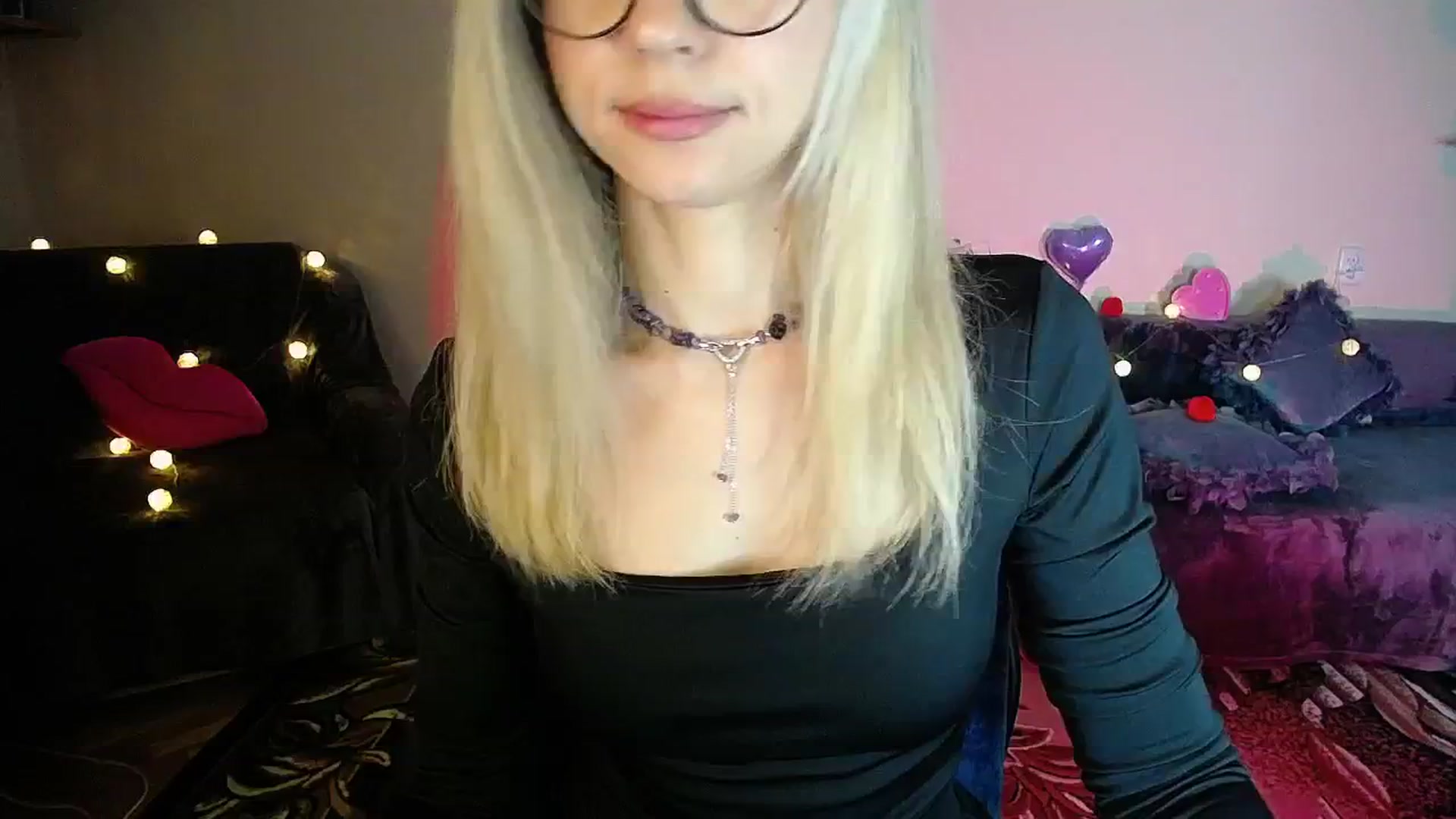 Gallery image thumbnail from Sunshine_alis's myfreecams stream on, 11/17/2025, 20:32 image 1 of 20