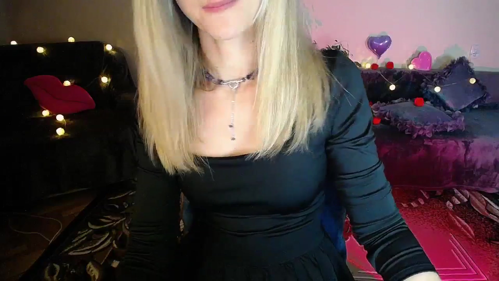 Gallery image thumbnail from Sunshine_alis's myfreecams stream on, 11/17/2025, 20:32 image 9 of 20