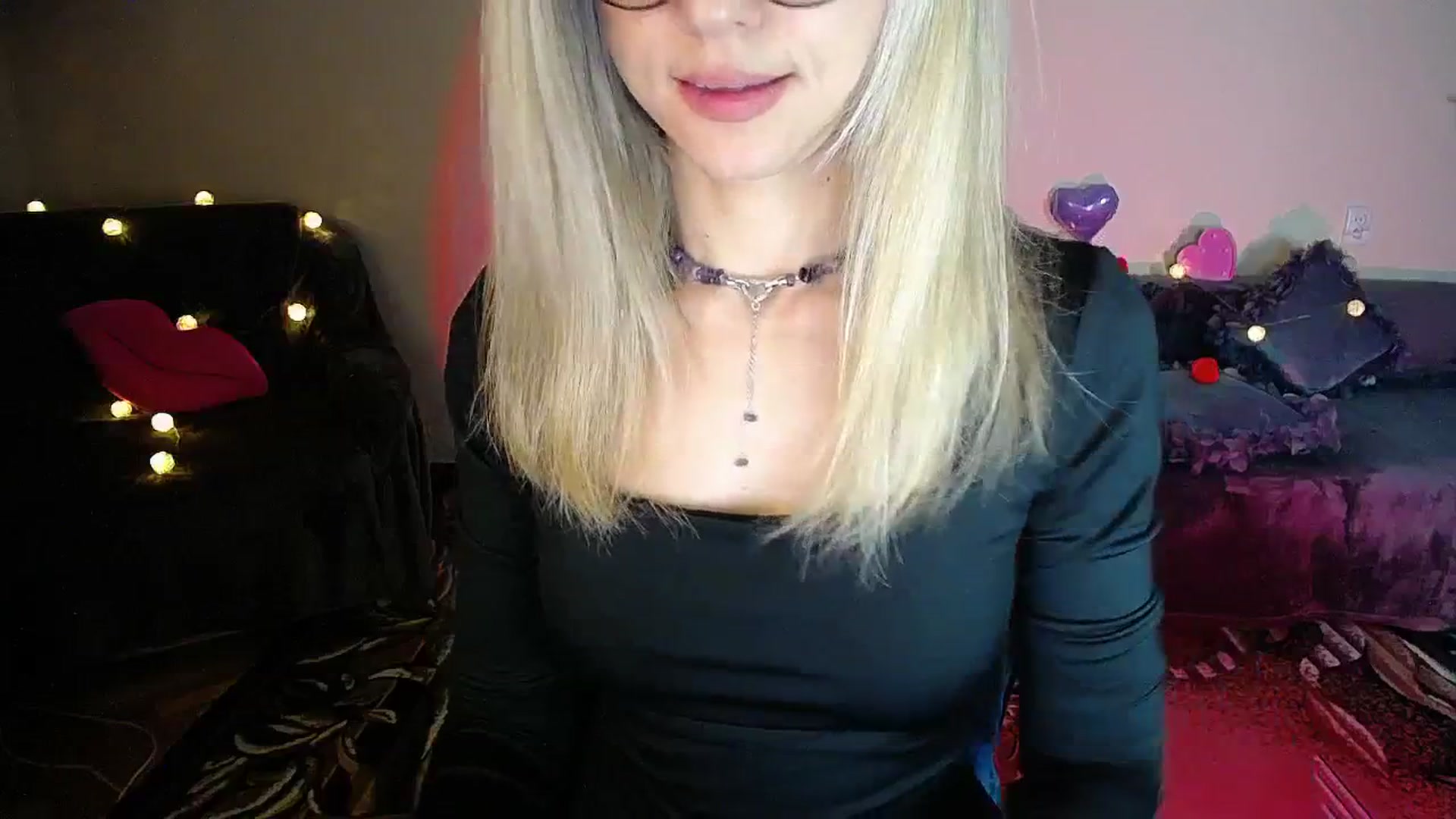 Gallery image thumbnail from Sunshine_alis's myfreecams stream on, 11/17/2025, 20:32 image 18 of 20