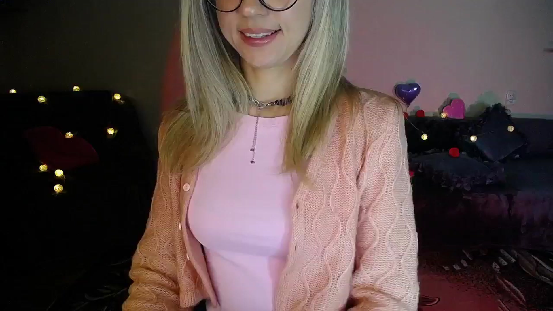 Gallery image thumbnail from Sunshine_alis's myfreecams stream on, 11/18/2025, 18:38 image 19 of 20