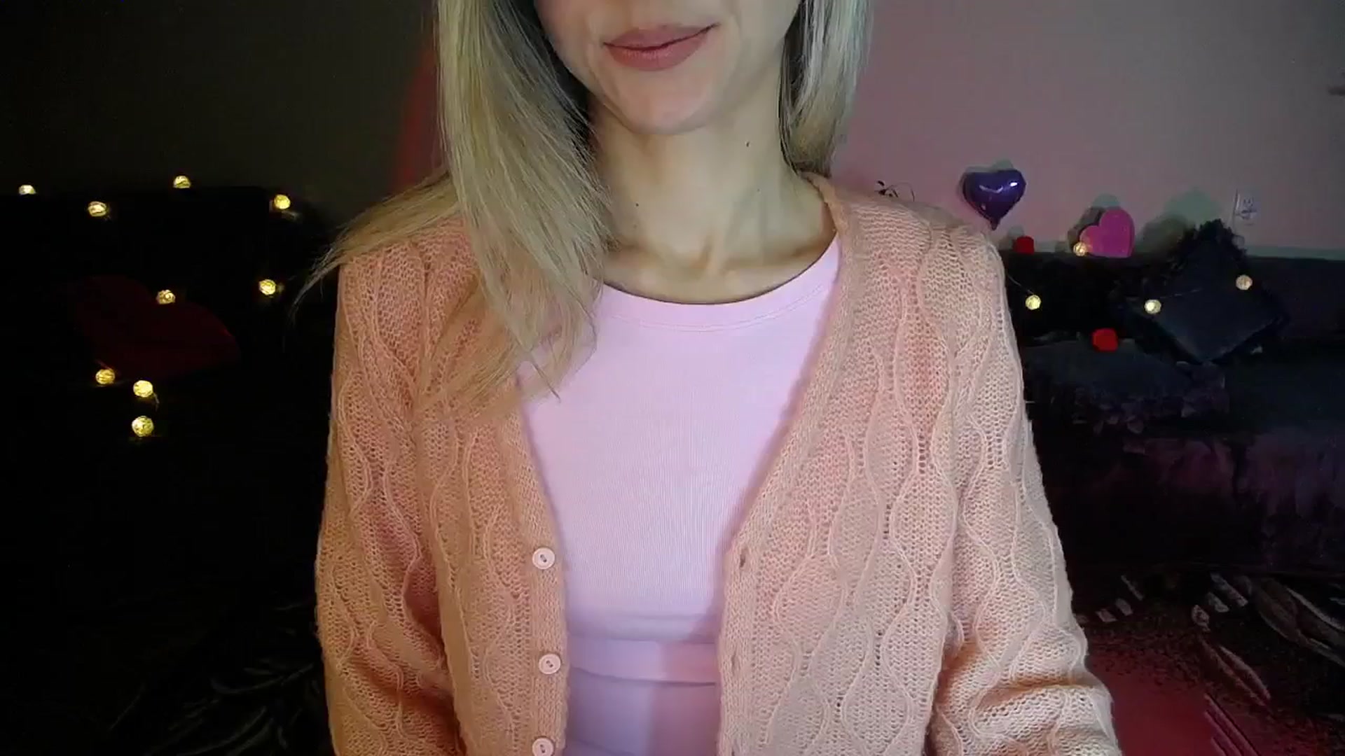 Gallery image thumbnail from Sunshine_alis's myfreecams stream on, 11/18/2025, 18:38 image 17 of 20