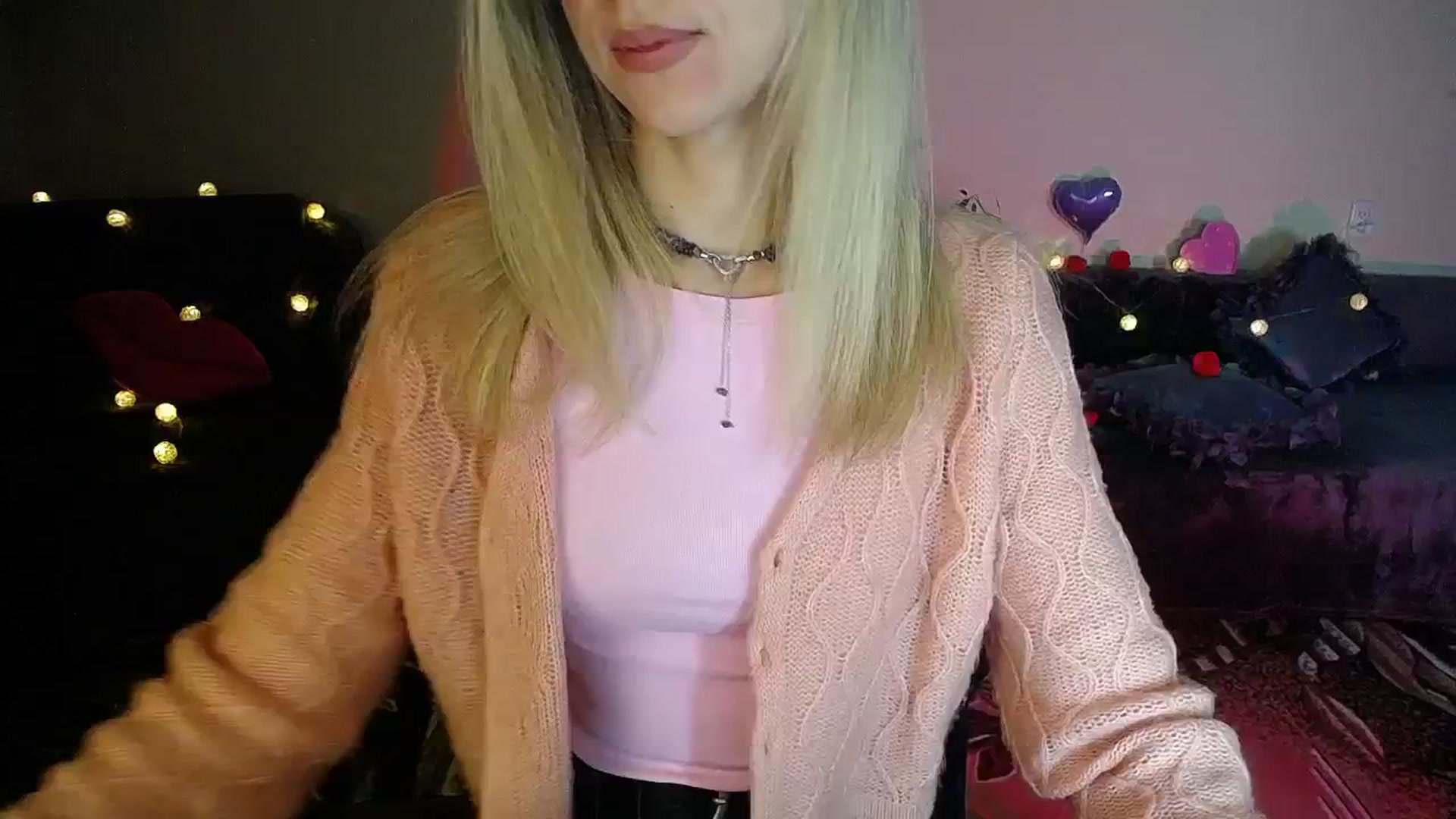 Gallery image thumbnail from Sunshine_alis's myfreecams stream on, 11/18/2025, 18:38 image 5 of 20