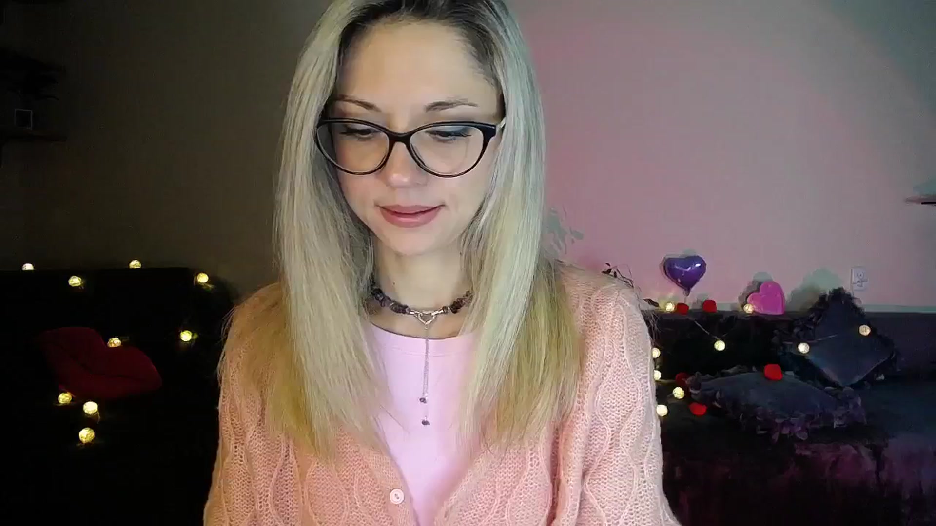 Gallery image thumbnail from Sunshine_alis's myfreecams stream on, 11/18/2025, 18:38 image 1 of 20