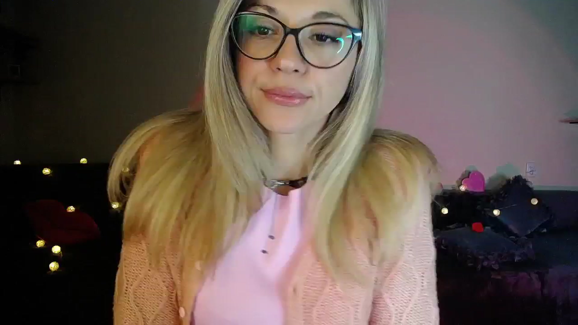 Gallery image thumbnail from Sunshine_alis's myfreecams stream on, 11/18/2025, 18:38 image 18 of 20