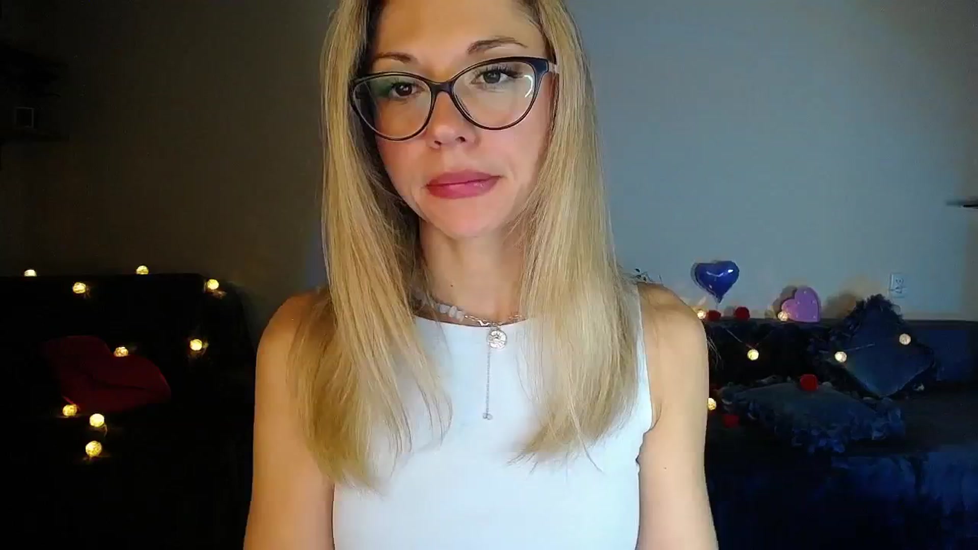 Gallery image thumbnail from Sunshine_alis's myfreecams stream on, 11/19/2025, 17:50 image 9 of 20