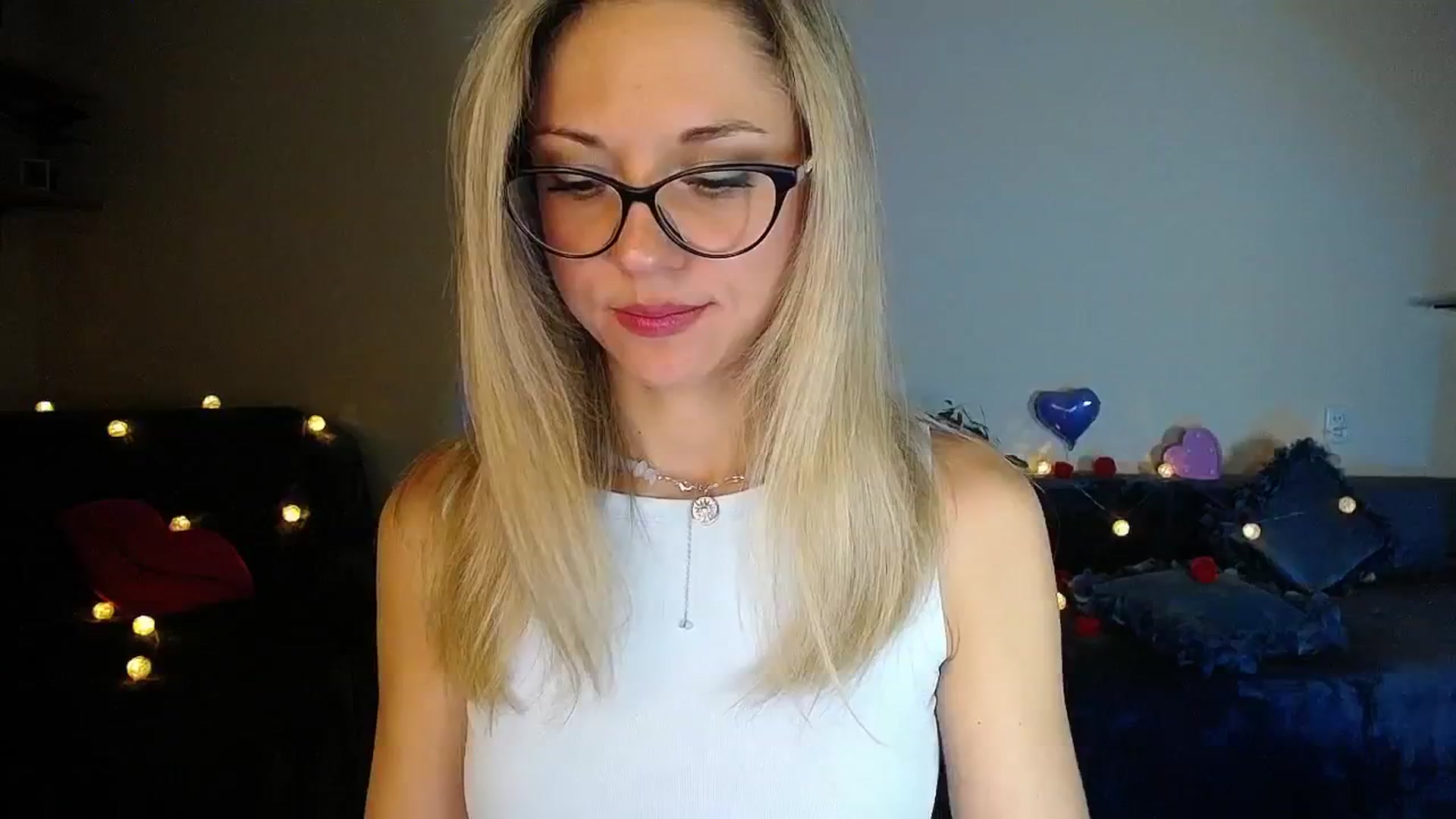 Gallery image thumbnail from Sunshine_alis's myfreecams stream on, 11/19/2025, 17:50 image 17 of 20