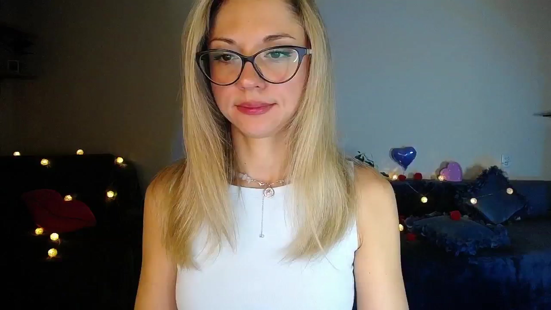 Gallery image thumbnail from Sunshine_alis's myfreecams stream on, 11/19/2025, 17:50 image 16 of 20