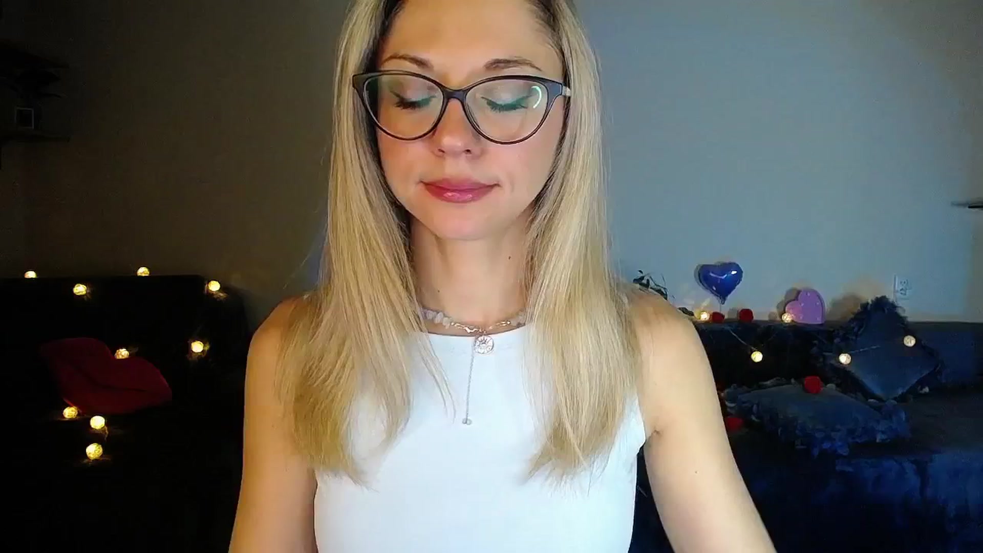 Gallery image thumbnail from Sunshine_alis's myfreecams stream on, 11/19/2025, 17:50 image 5 of 20