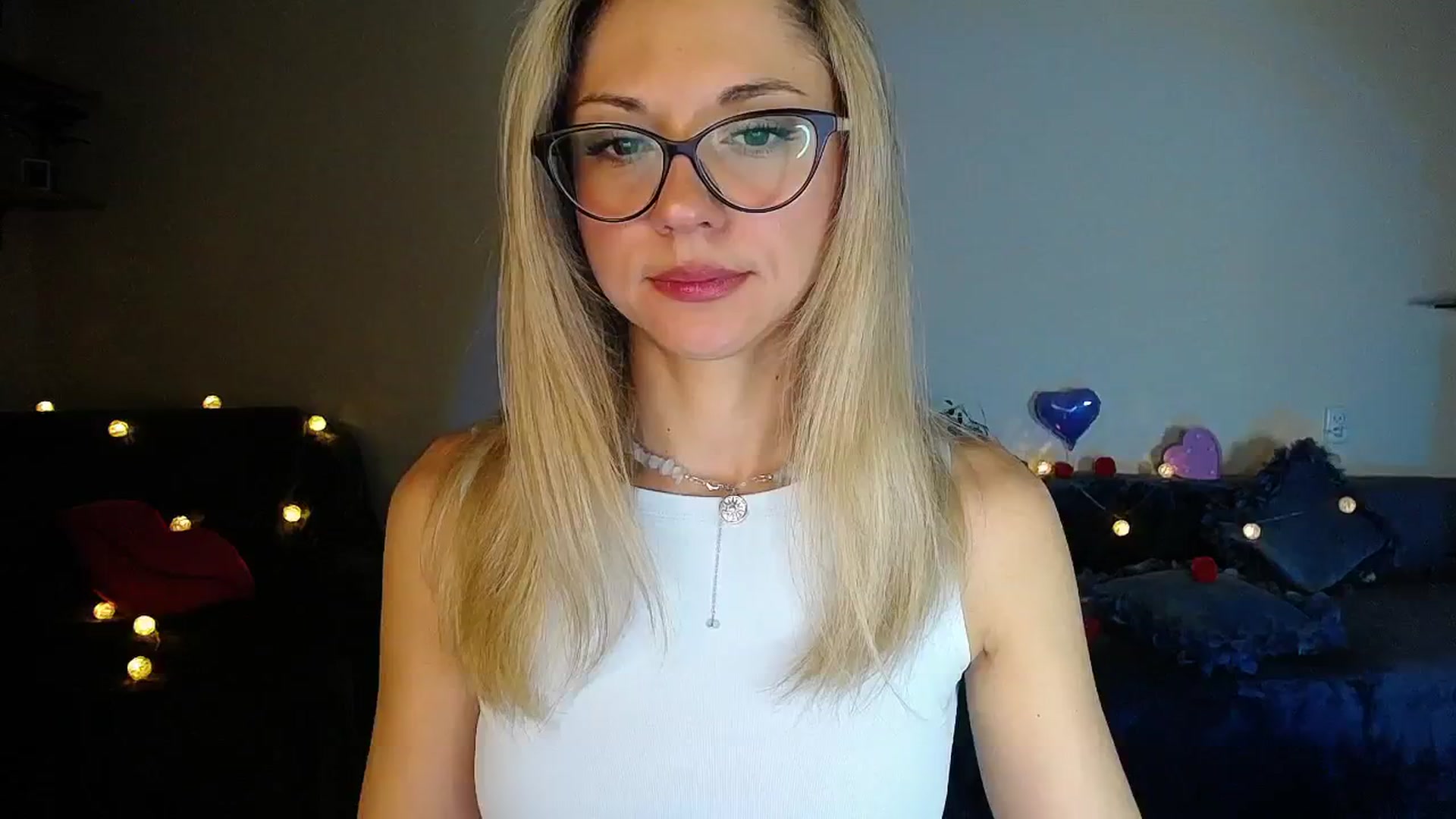 Gallery image thumbnail from Sunshine_alis's myfreecams stream on, 11/19/2025, 17:50 image 7 of 20