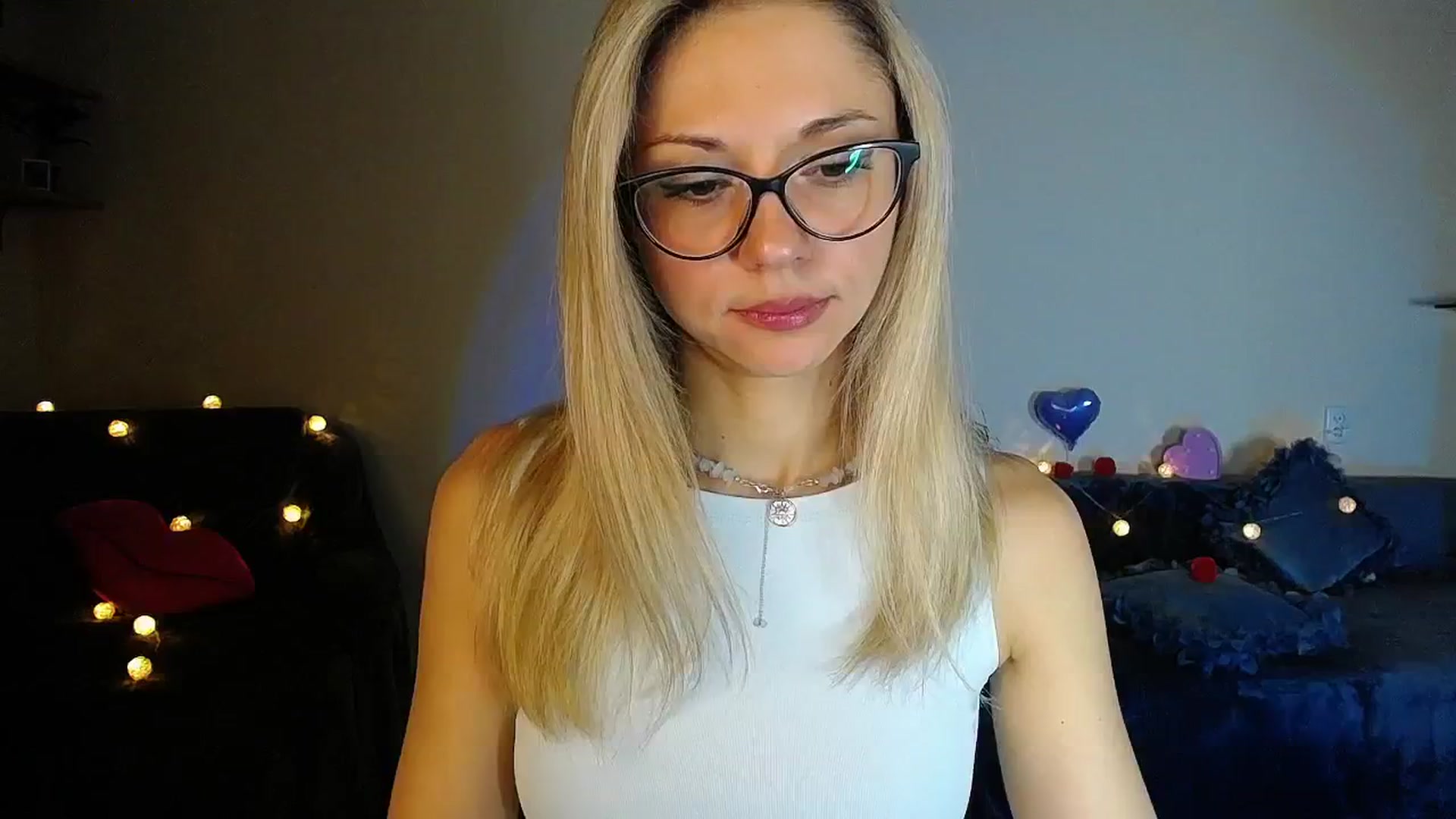 Gallery image thumbnail from Sunshine_alis's myfreecams stream on, 11/19/2025, 17:50 image 6 of 20