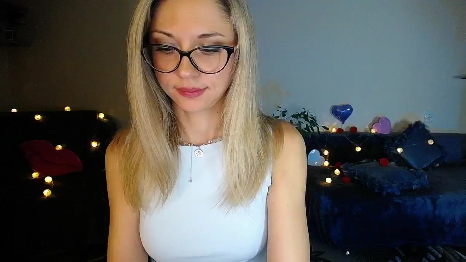 Gallery image thumbnail from Sunshine_alis's myfreecams stream on, 11/19/2025, 20:13 image 7 of 20