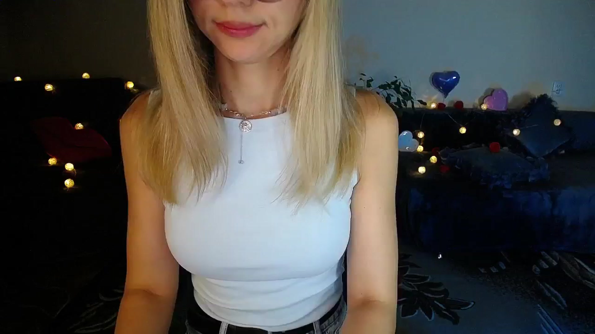 Gallery image thumbnail from Sunshine_alis's myfreecams stream on, 11/19/2025, 20:13 image 13 of 20