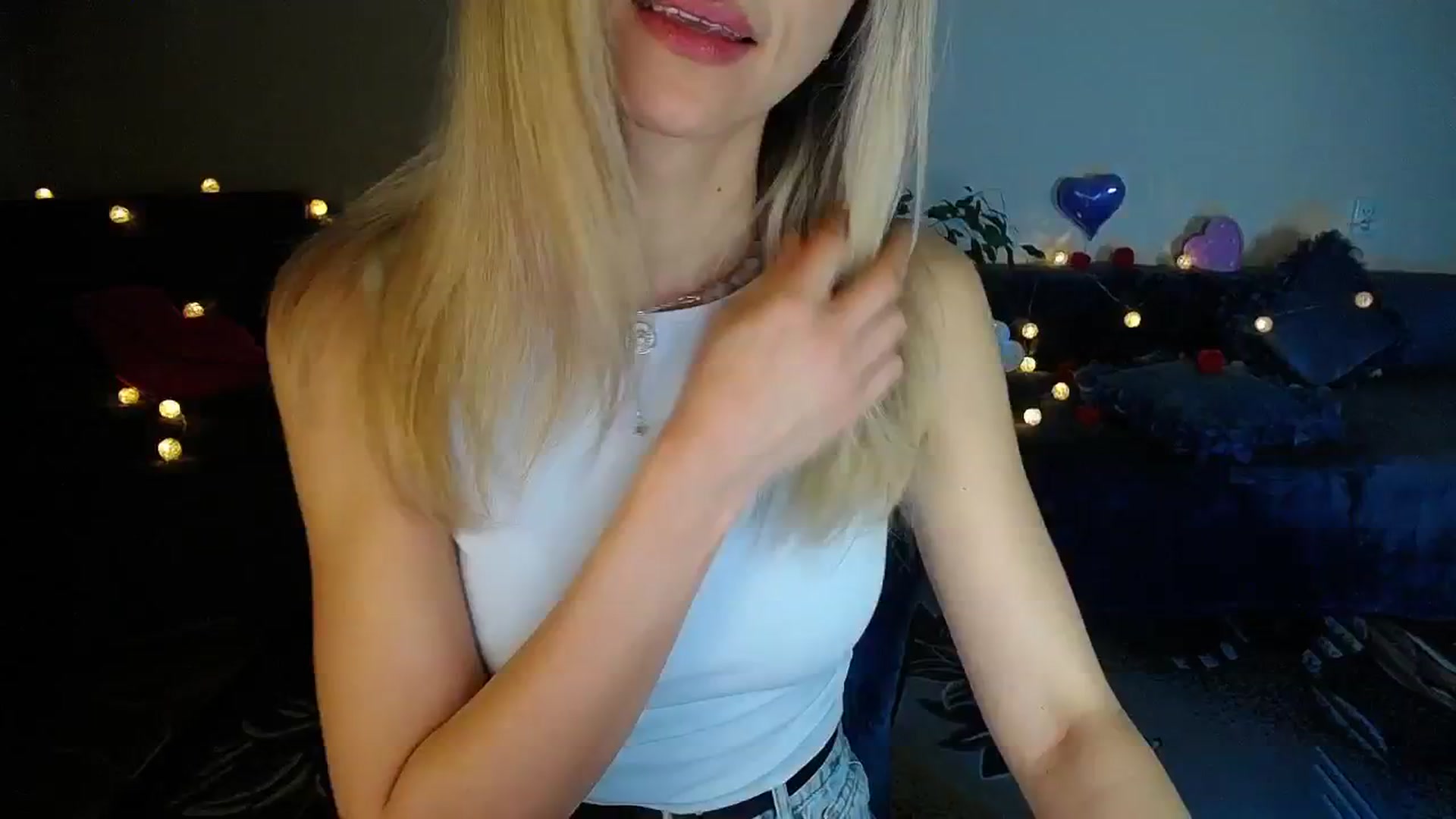 Gallery image thumbnail from Sunshine_alis's myfreecams stream on, 11/19/2025, 20:13 image 12 of 20