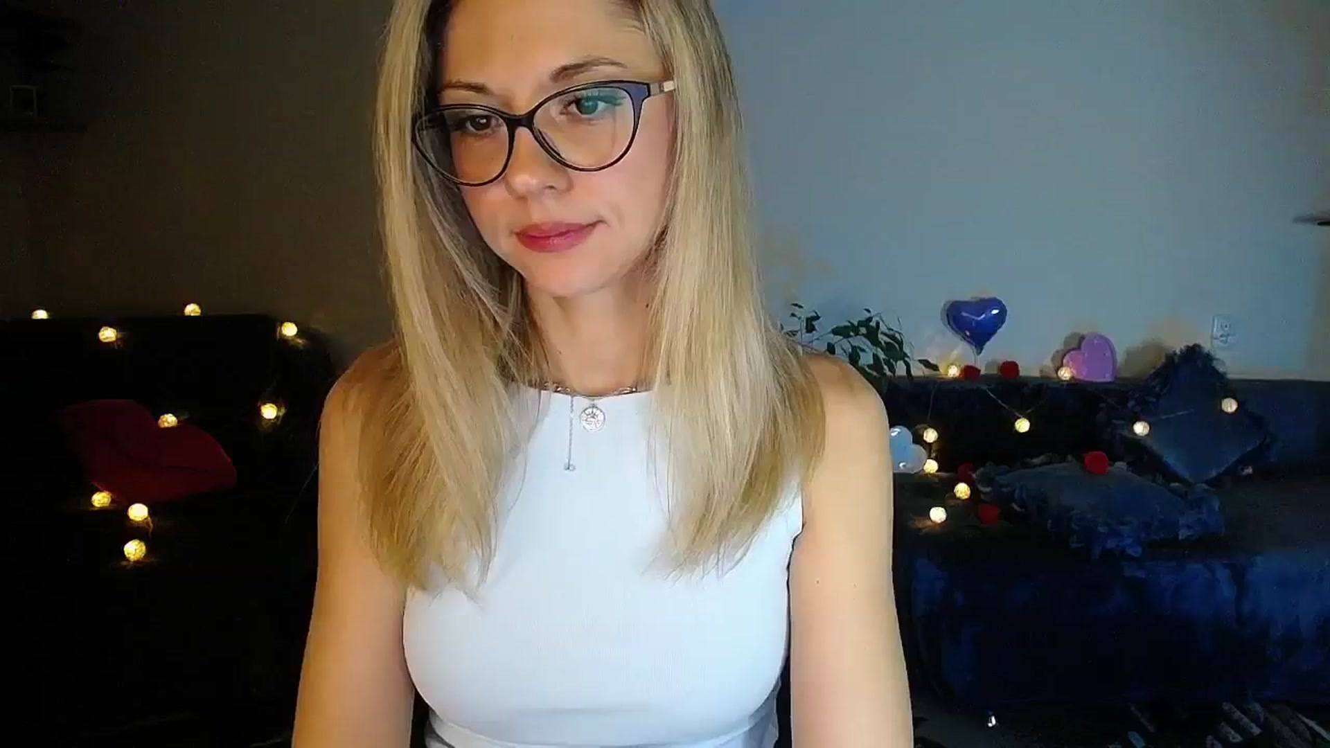 Gallery image thumbnail from Sunshine_alis's myfreecams stream on, 11/19/2025, 20:13 image 2 of 20