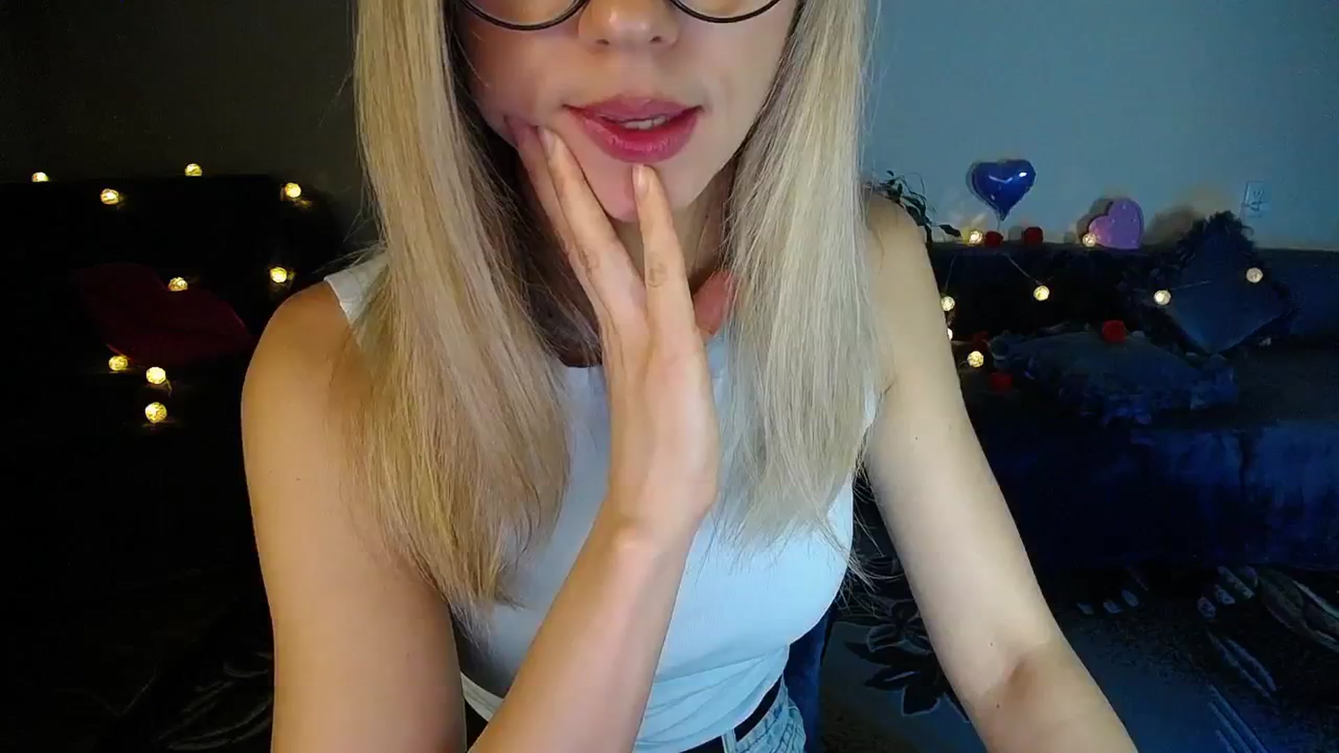 Gallery image thumbnail from Sunshine_alis's myfreecams stream on, 11/19/2025, 20:13 image 14 of 20