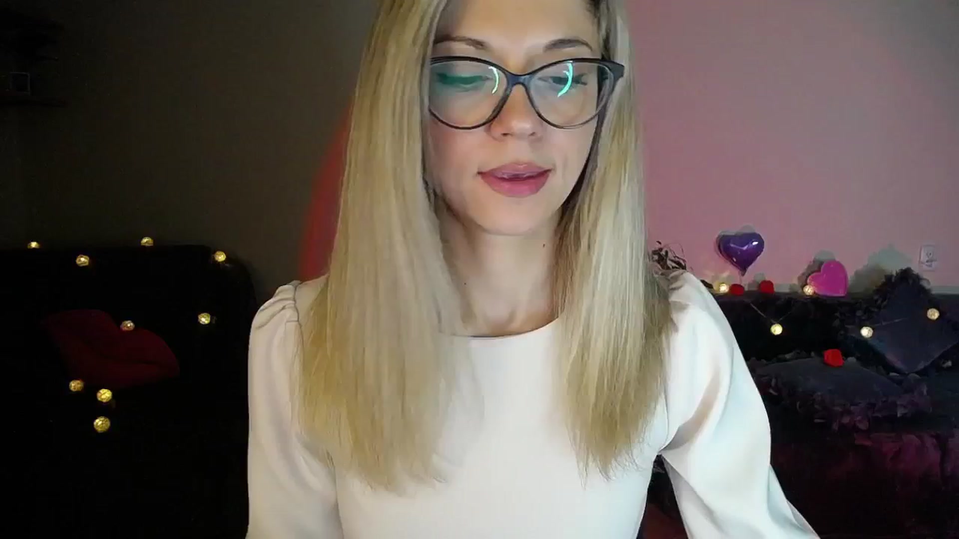 Gallery image thumbnail from Sunshine_alis's myfreecams stream on, 11/20/2025, 21:16 image 4 of 20
