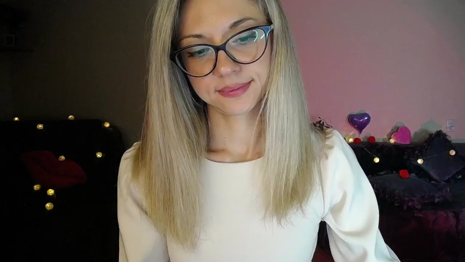 Gallery image thumbnail from Sunshine_alis's myfreecams stream on, 11/20/2025, 21:16 image 2 of 20